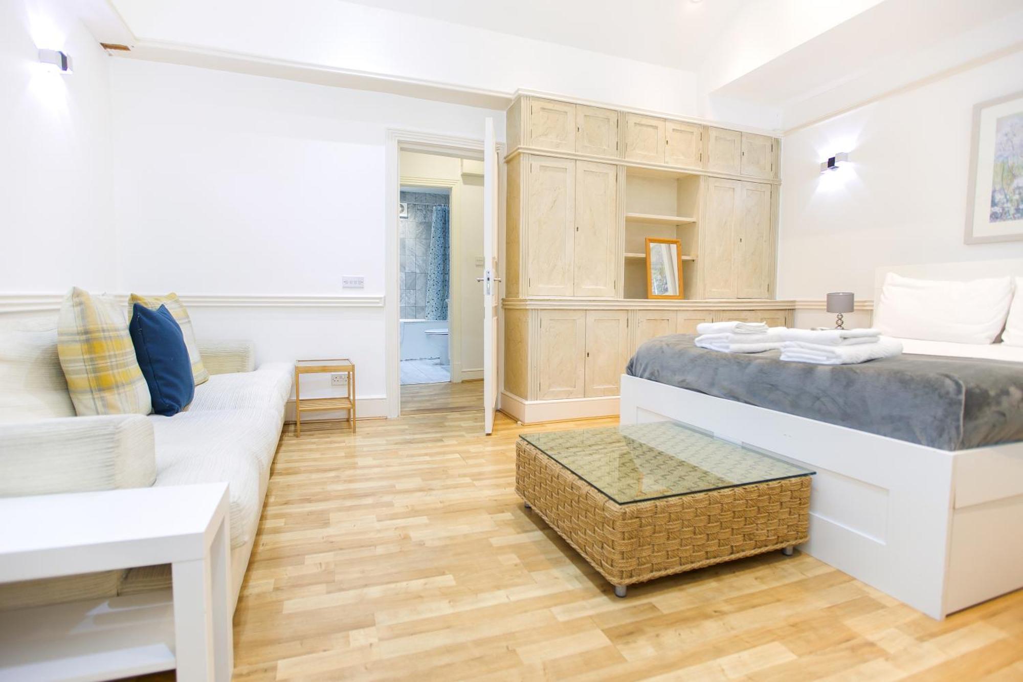 Charming With Good Wifi, 5 Min To Baker Str Apartment London