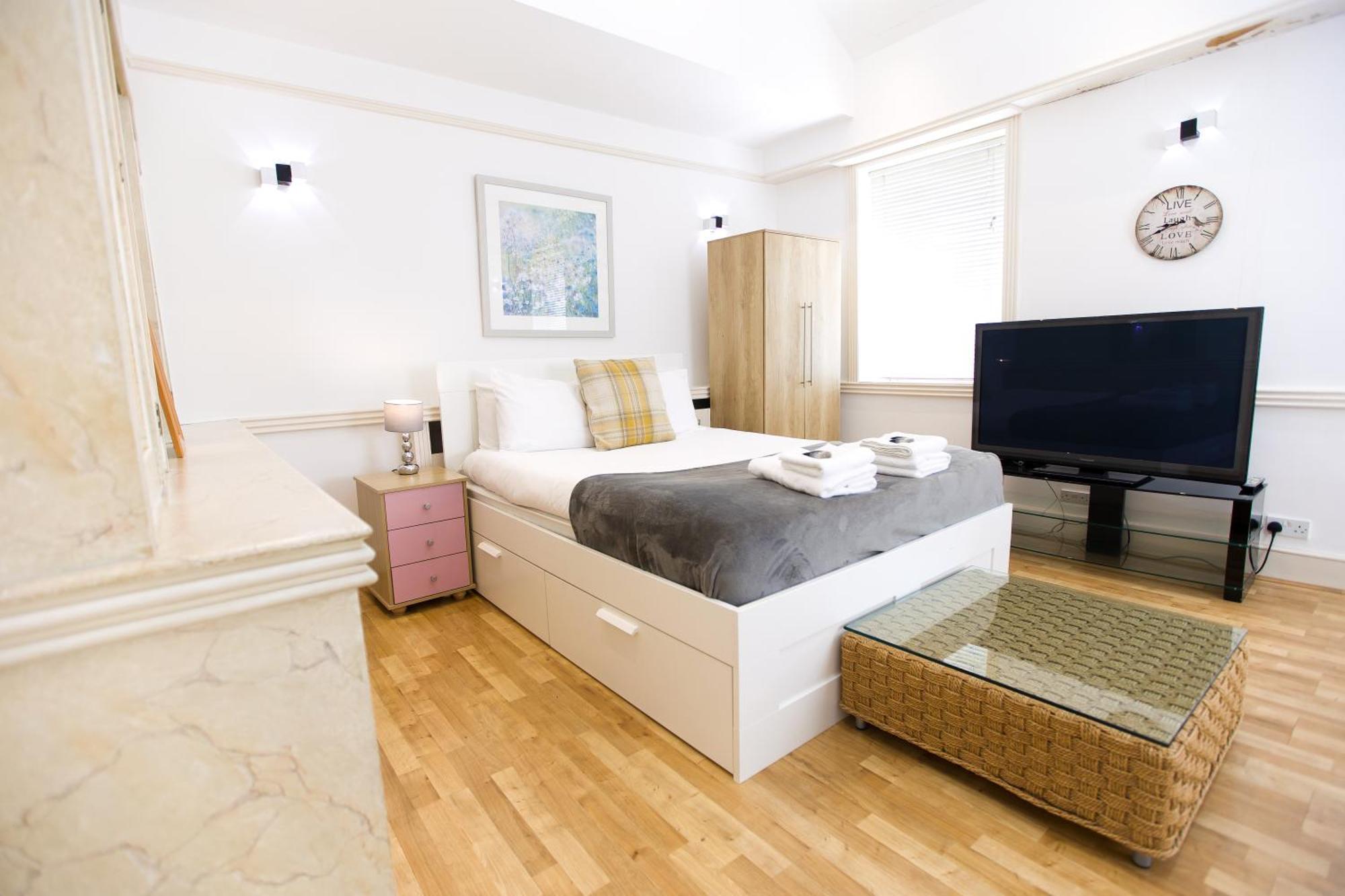 Charming With Good Wifi, 5 Min To Baker Str Apartment London