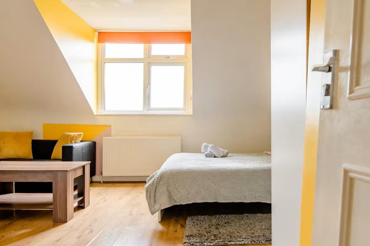 Comfortable In Seven Sisters, Guest house