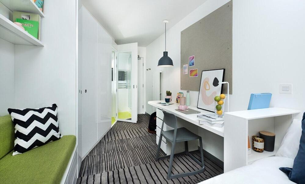 Apartment Student Only Place At Wembley *