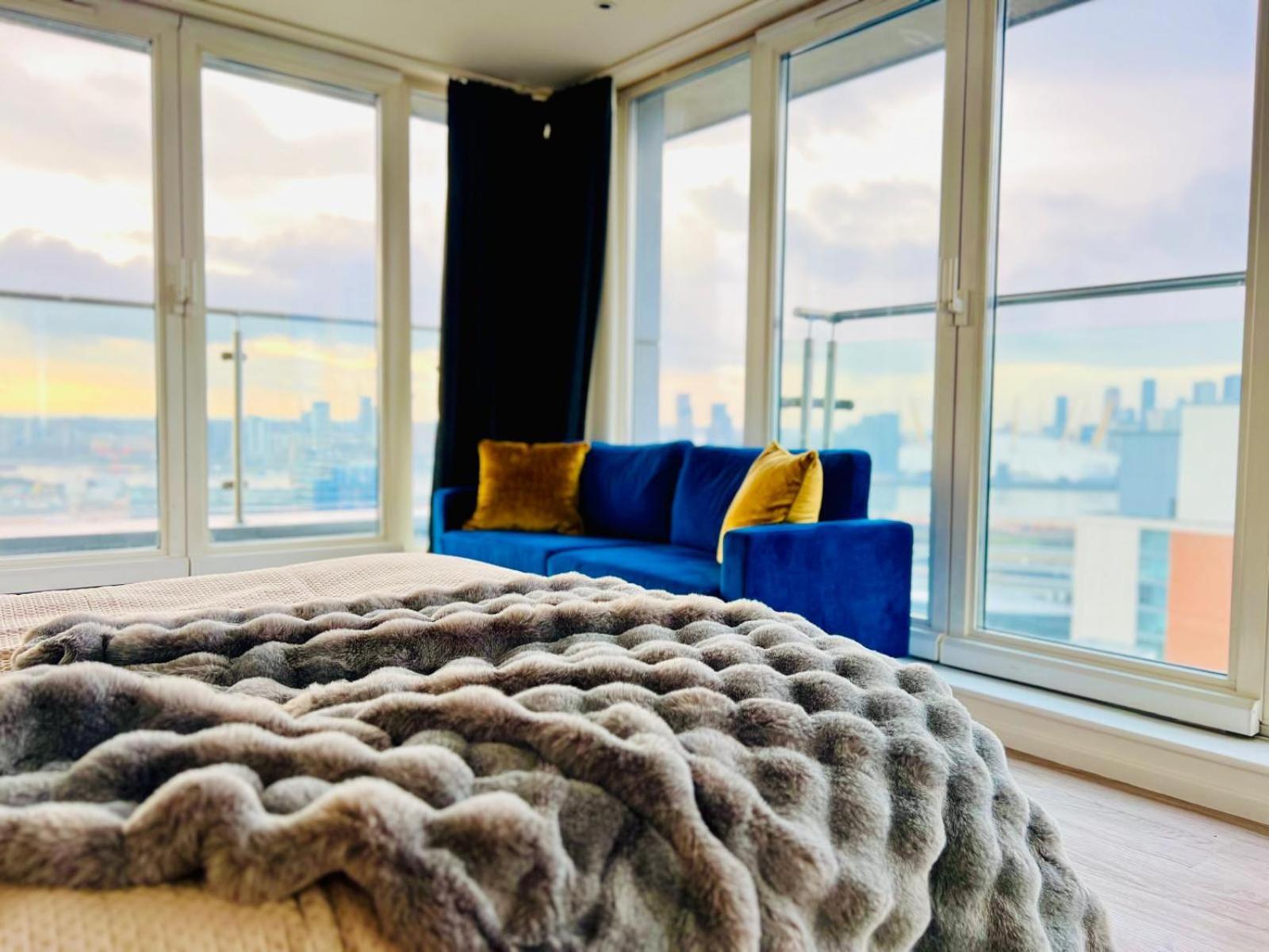 High Standard Near Excel And Royal Victoria Station Apartment *
