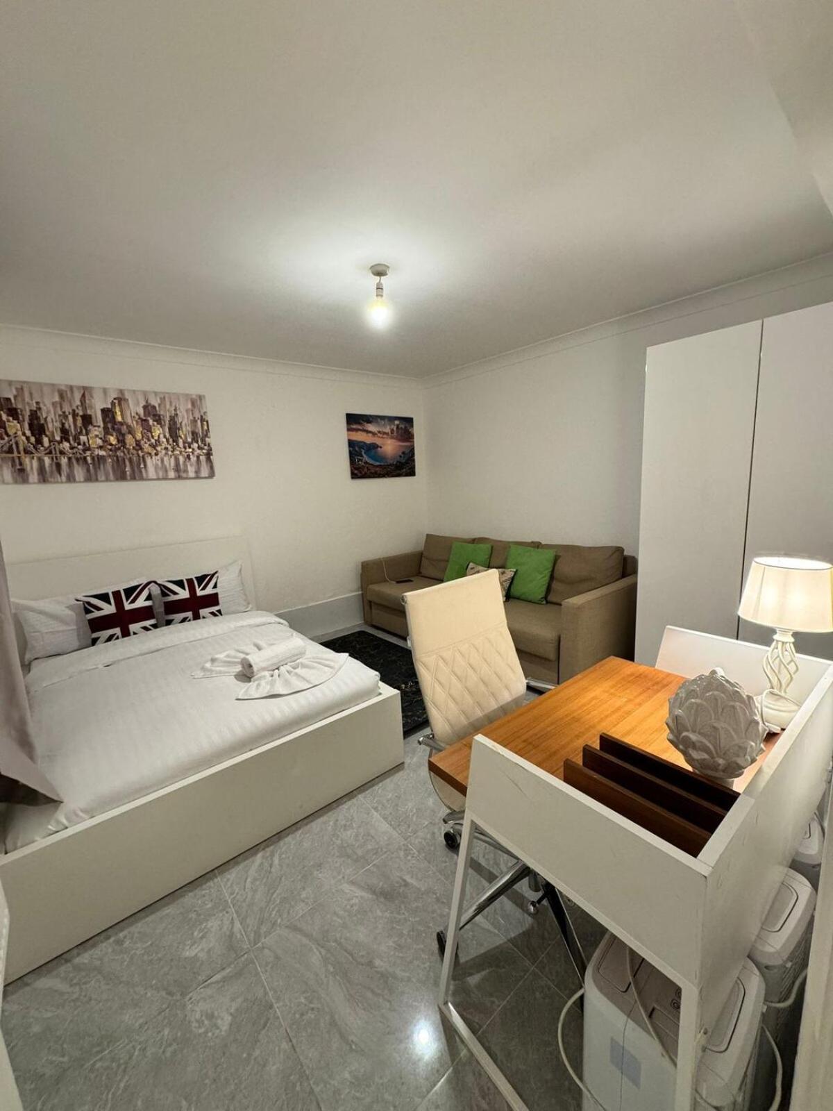 Cozy 2-bedroom Retreat In Kilburn Sf8 * London