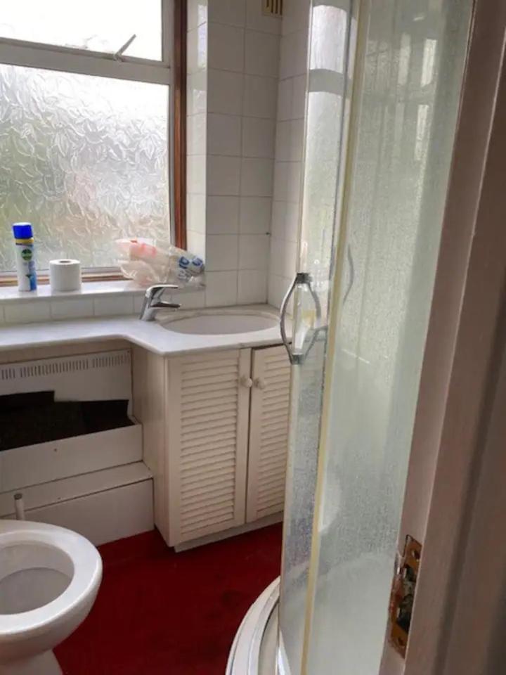 Spacious 4 Beds - Private Bathrooms In Canary Wharf * London