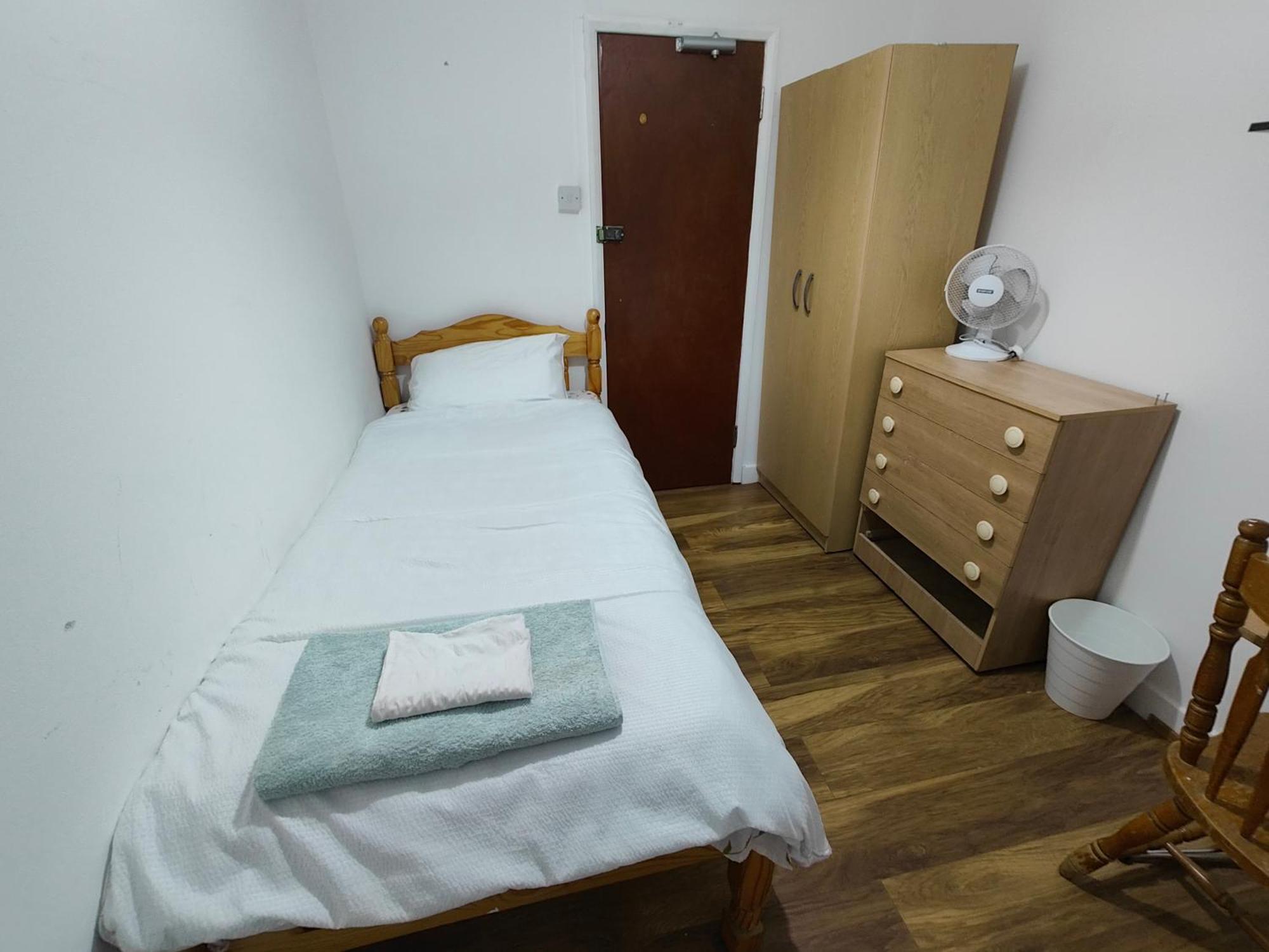 Spacious 4 Beds - Private Bathrooms In Canary Wharf Guest house *