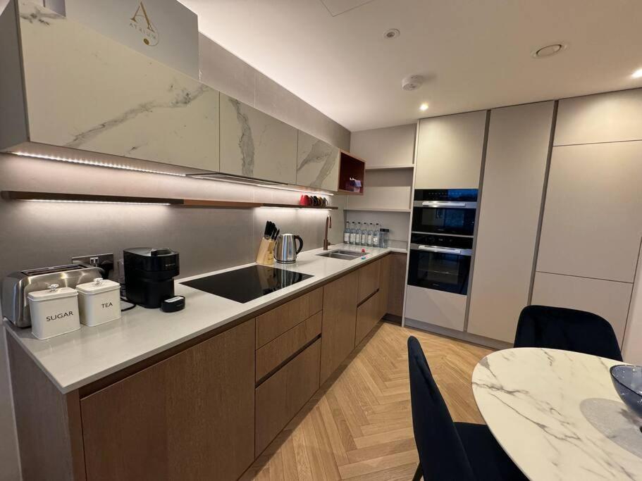 Luxury 2 Bed And 2 Bath Flat With Air Condition Apartment