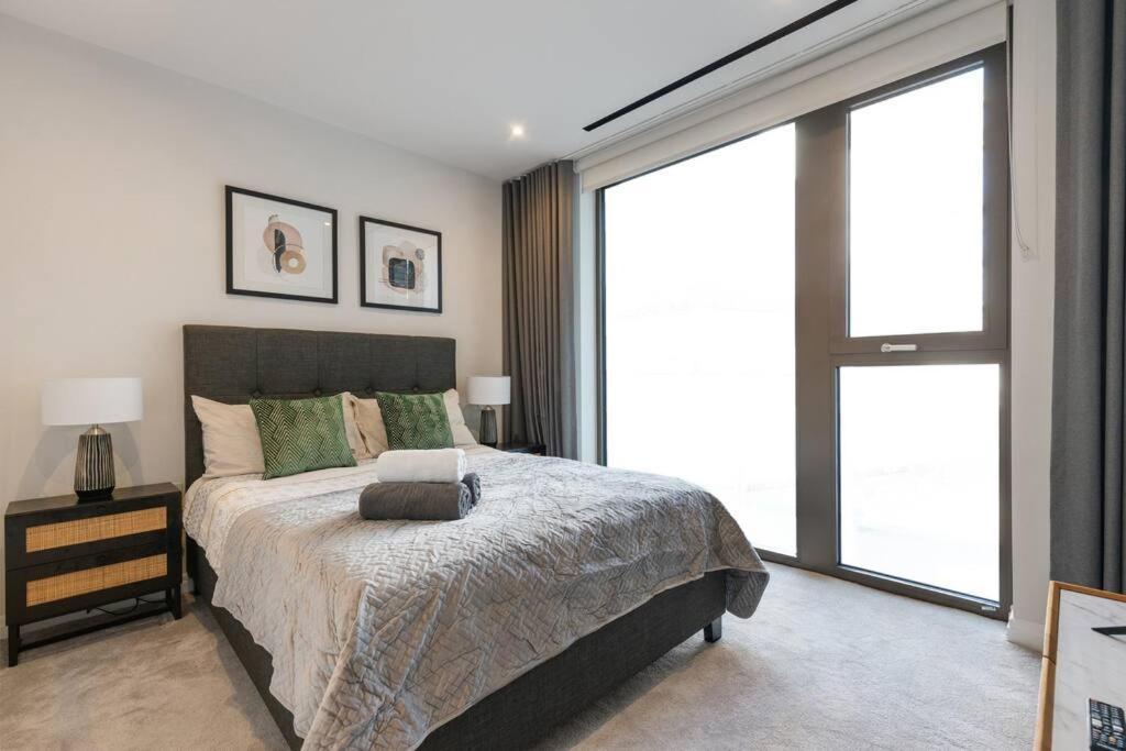 Apartment Luxury 2 Bed And 2 Bath Flat With Air Condition *