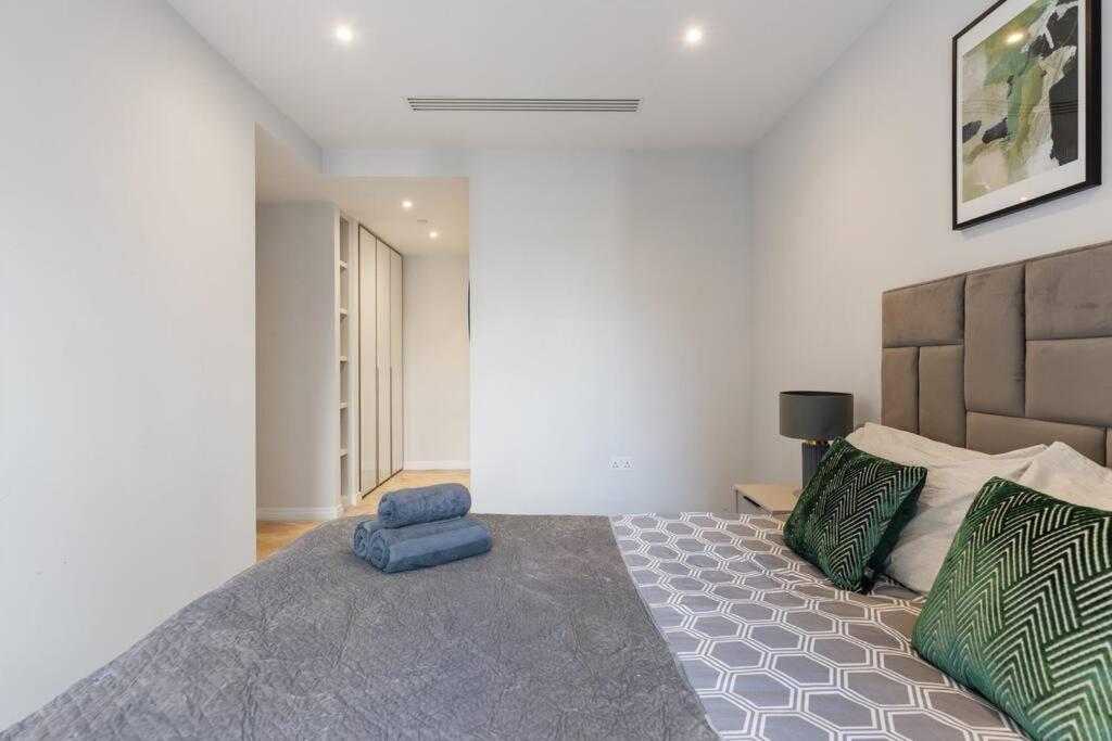 Apartment Luxury 2 Bed And 2 Bath Flat With Air Condition
