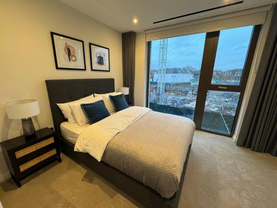 Luxury 2 Bed And 2 Bath Flat With Air Condition *