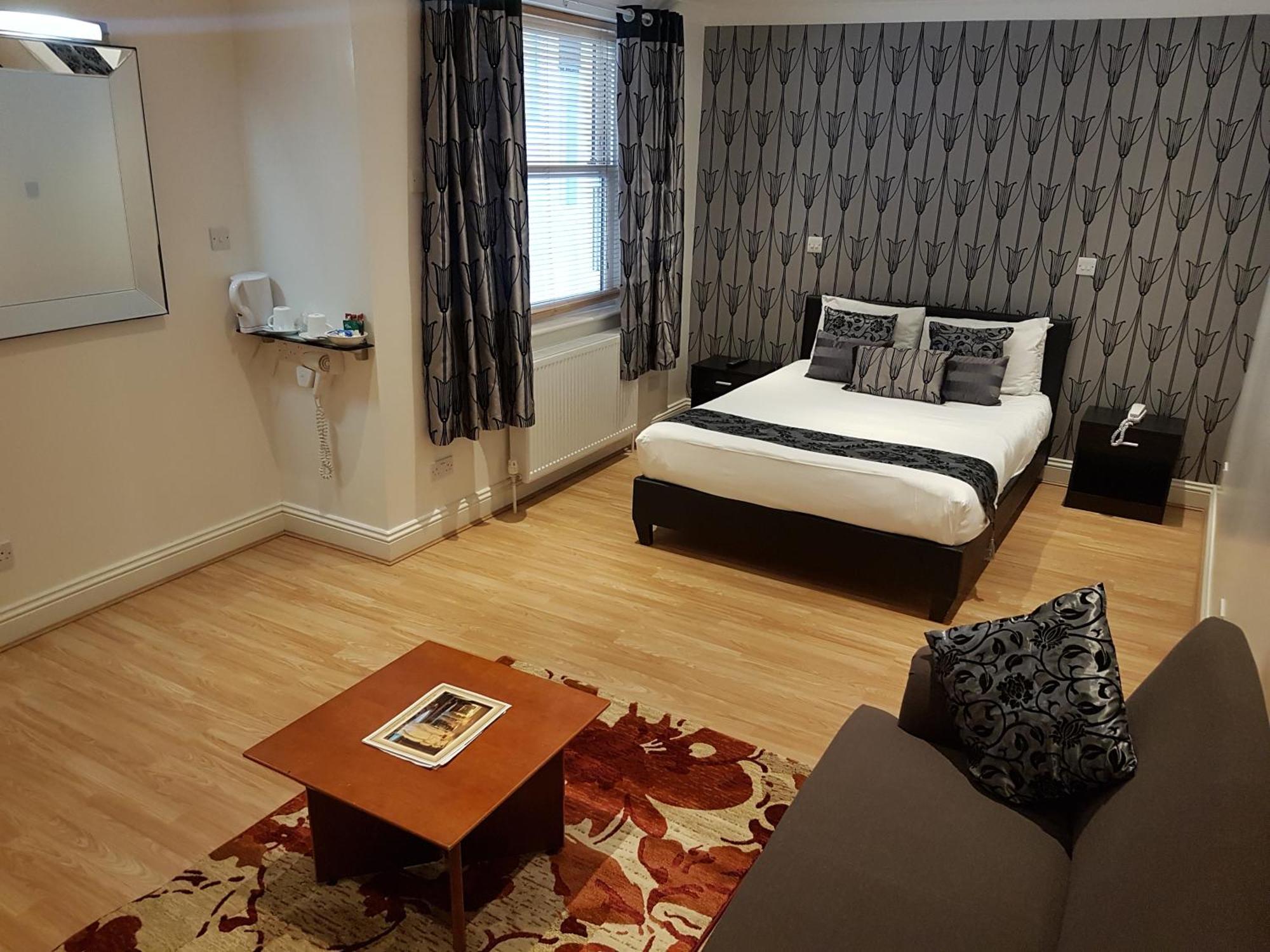 Abbey Court - Hyde Park