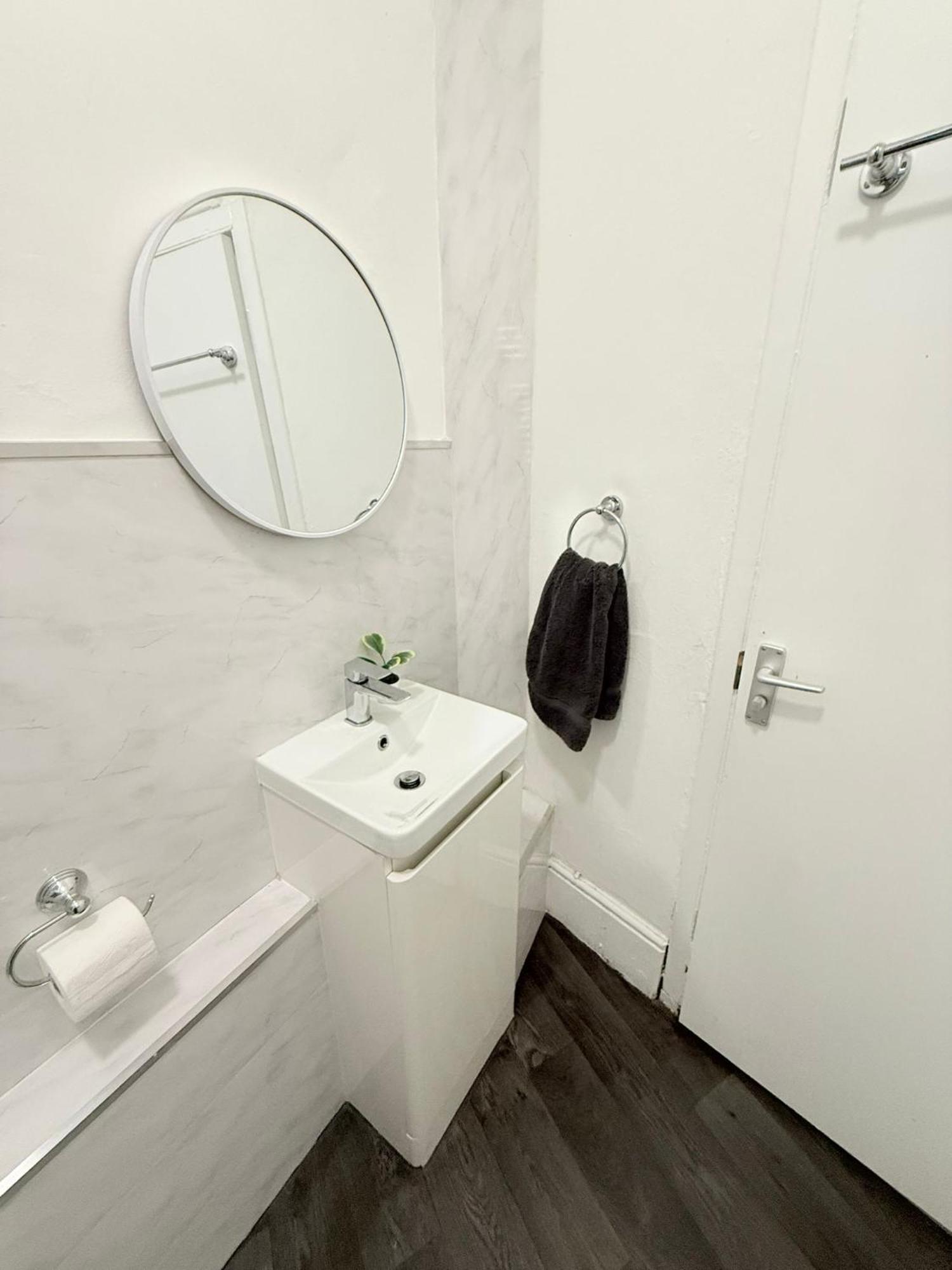 Wandsworth Guest 64 London