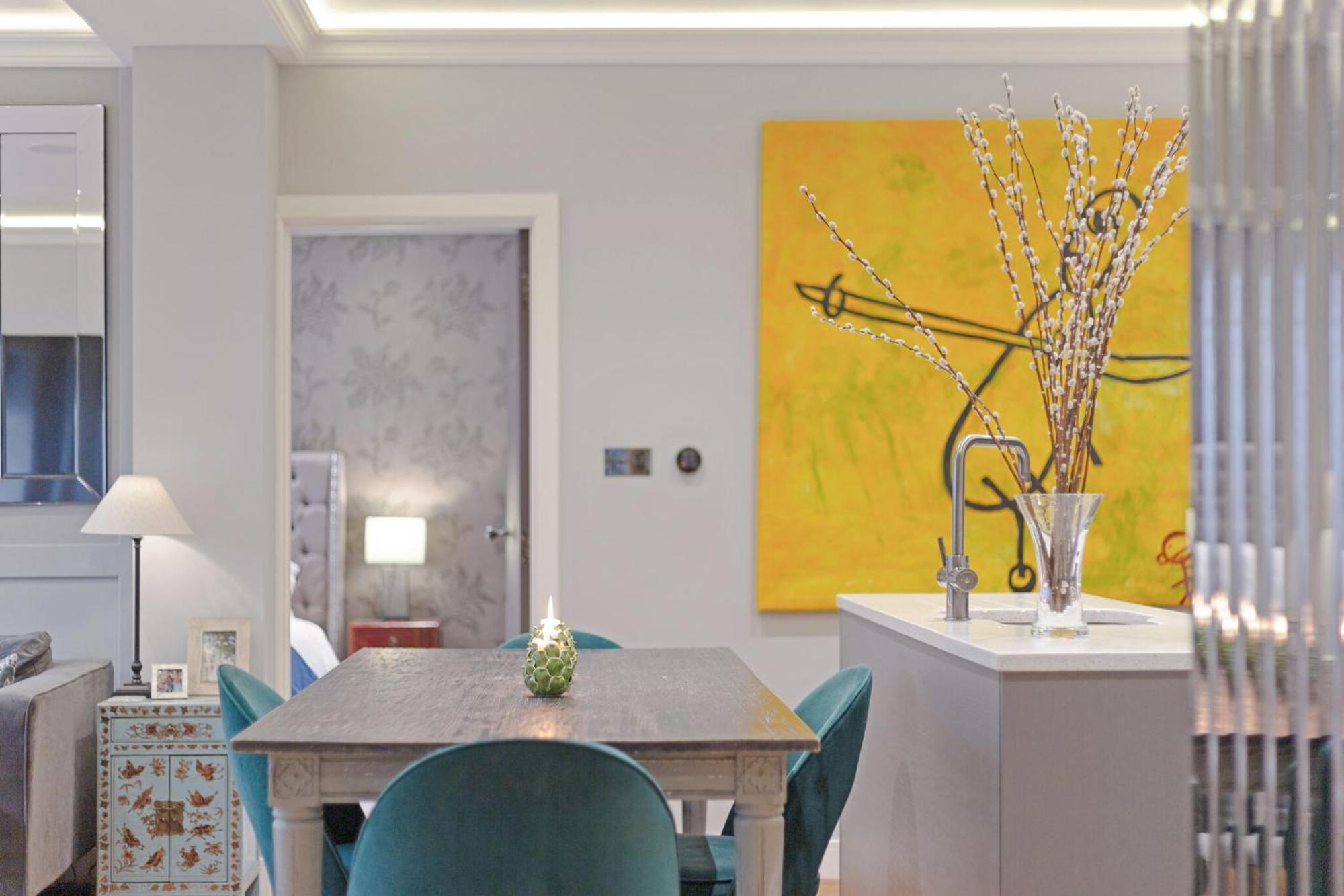 Modern Kensington Flat 3 Bedrooms And 3 Bathrooms Apartment London