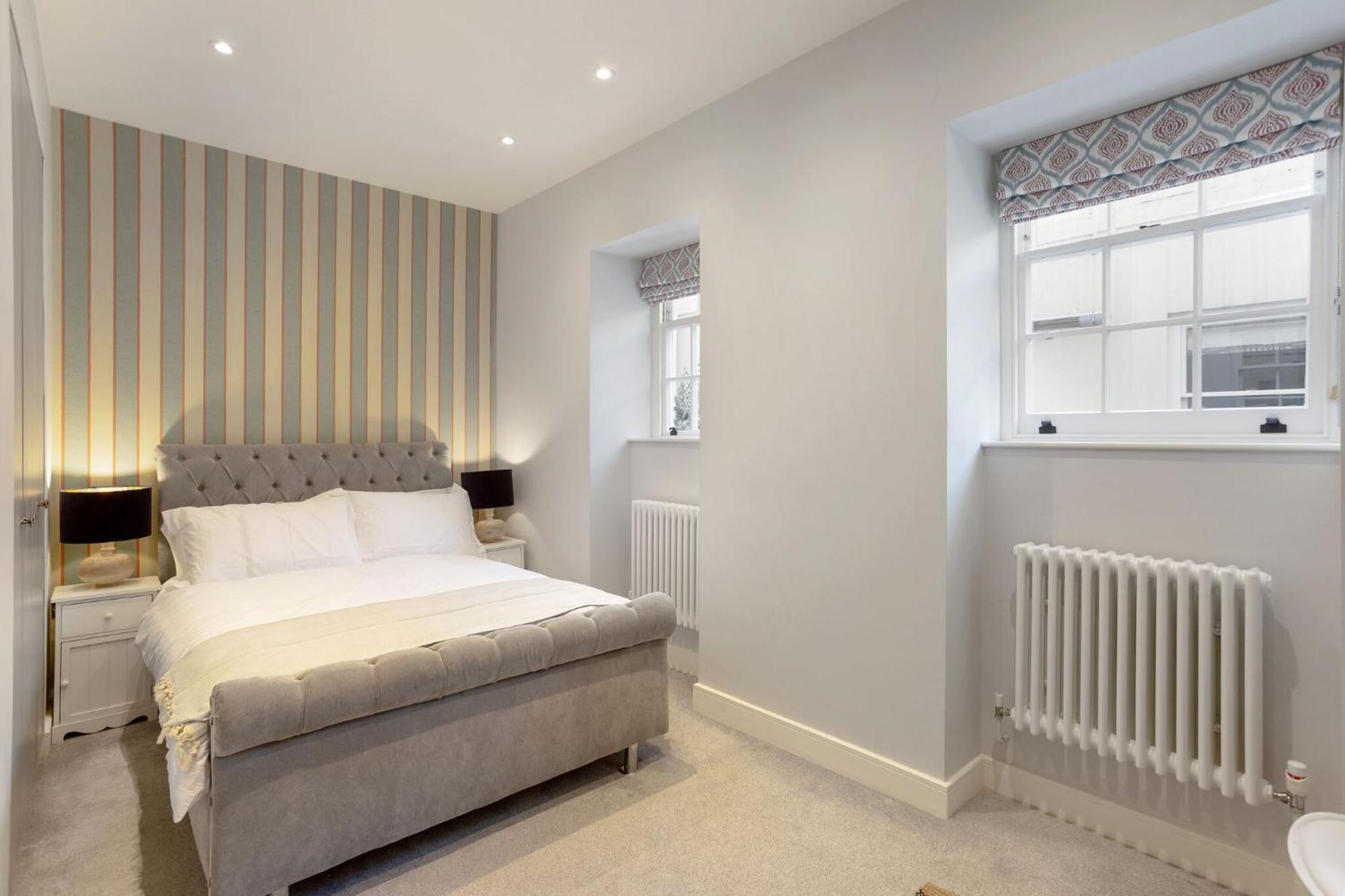 Modern Kensington Flat 3 Bedrooms And 3 Bathrooms *