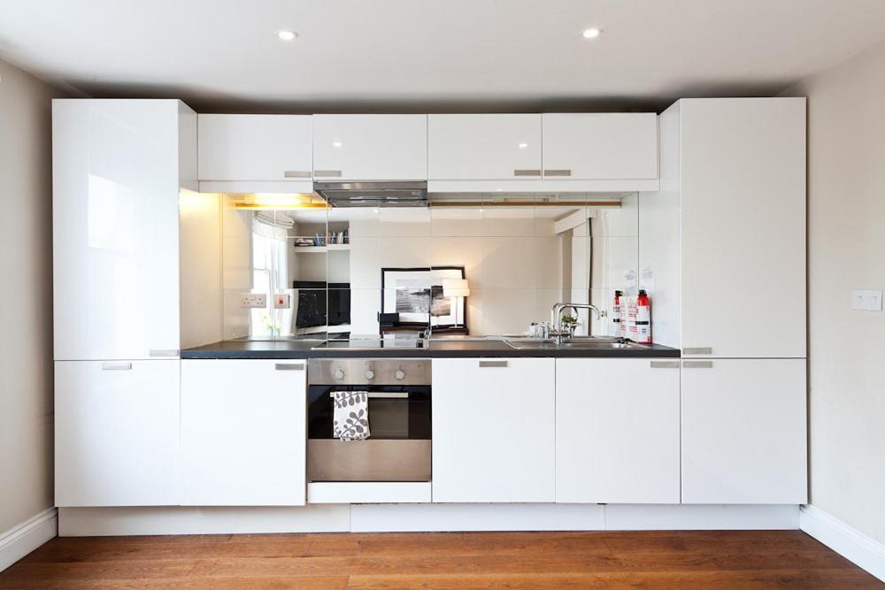 Unrivaled Elegance In 3 Bedroom Covent Garden *