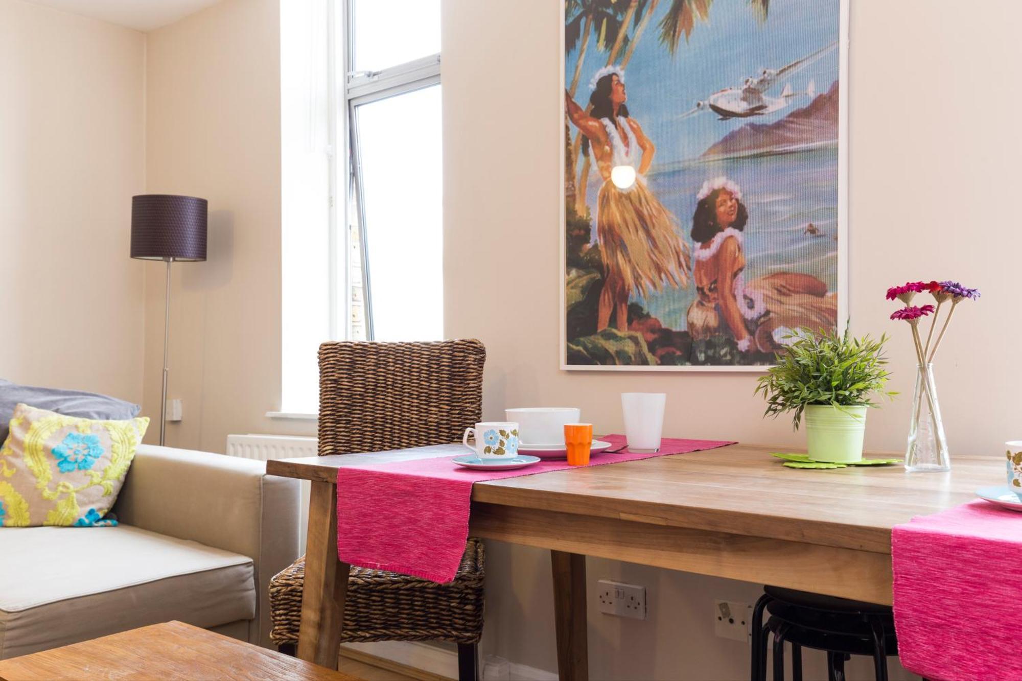 Unrivaled Elegance In 3 Bedroom Covent Garden Apartment