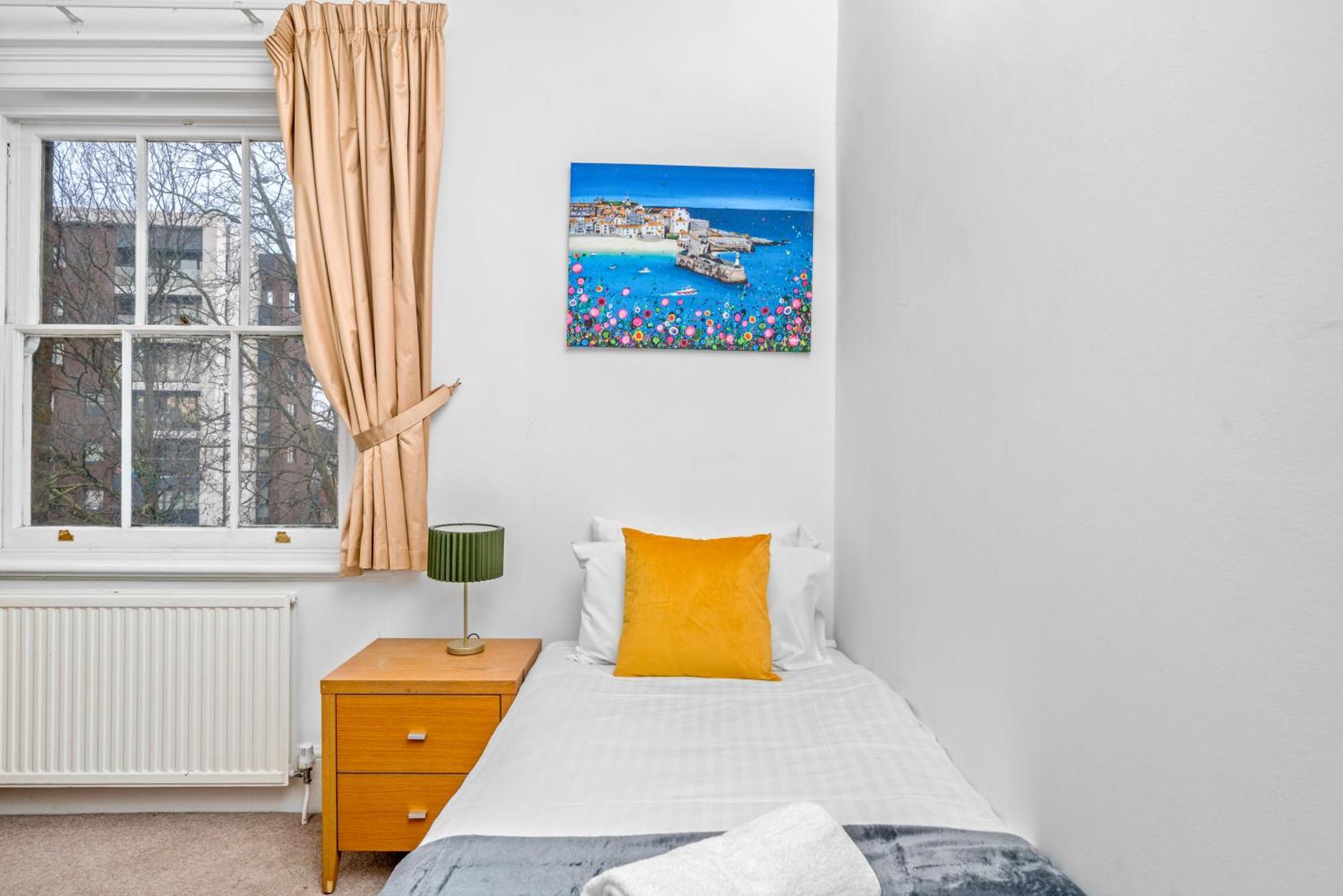 Canary Wharf - Spacious Near Excel Exhibition Centre, O2 Arena, Airport, Free Parking & Wifi Apartment