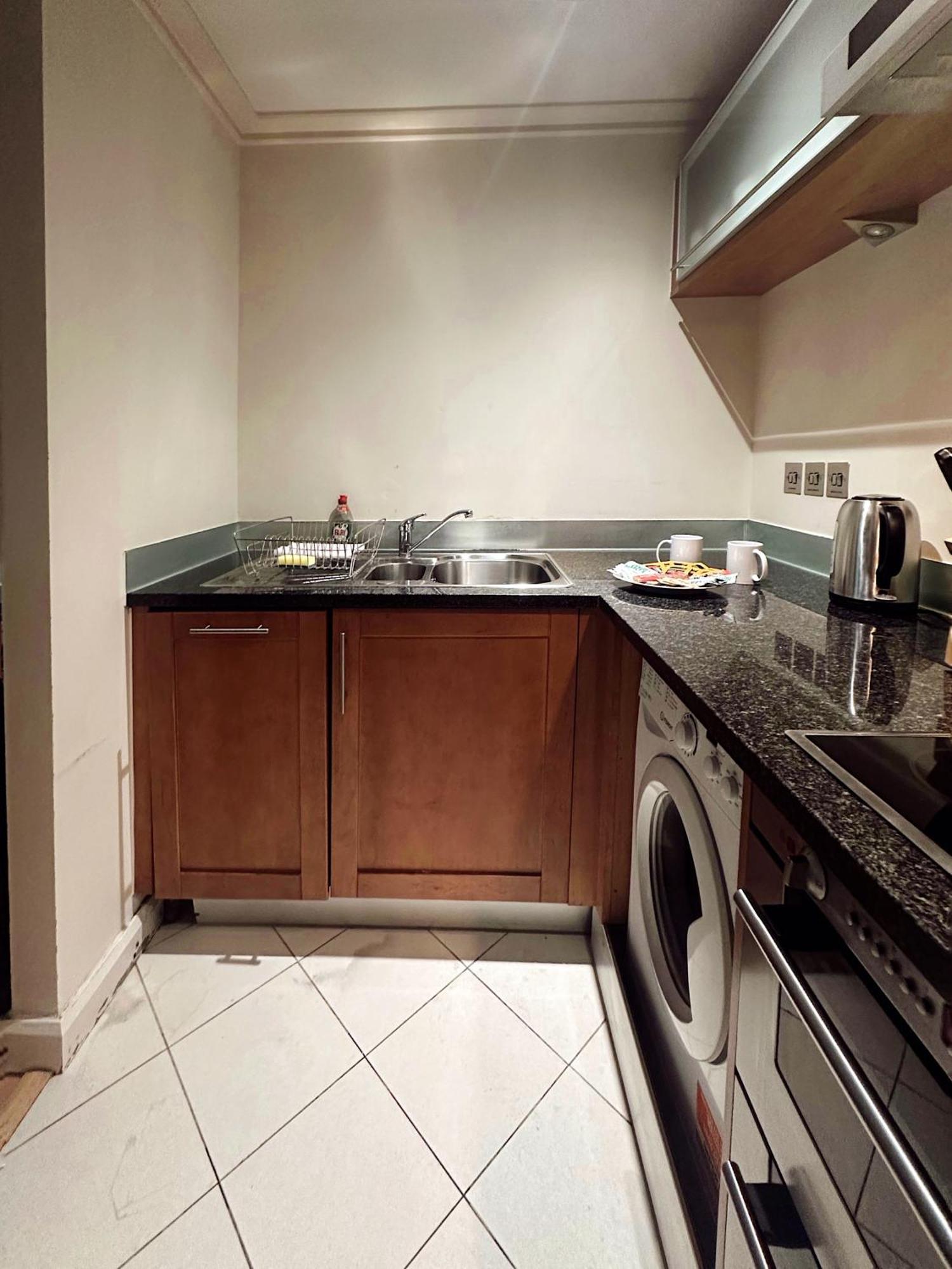 Modern 2bed-2bath * London