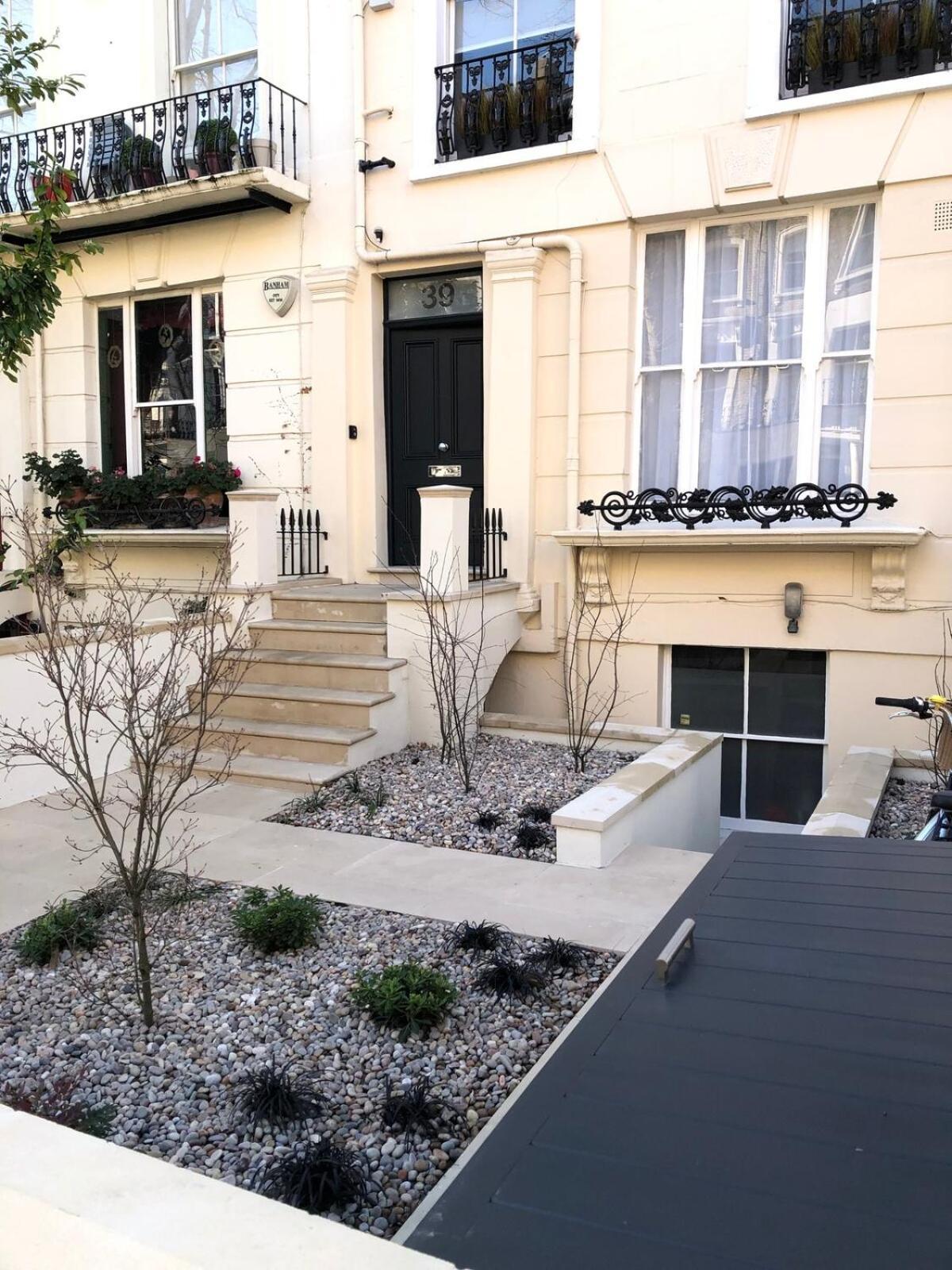 Newly Refurbished In Notting Hill London