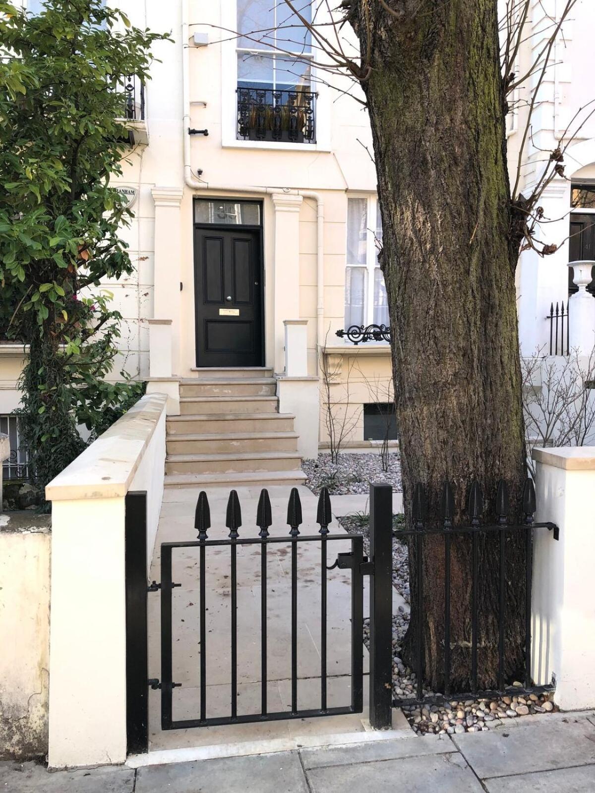 Newly Refurbished In Notting Hill London