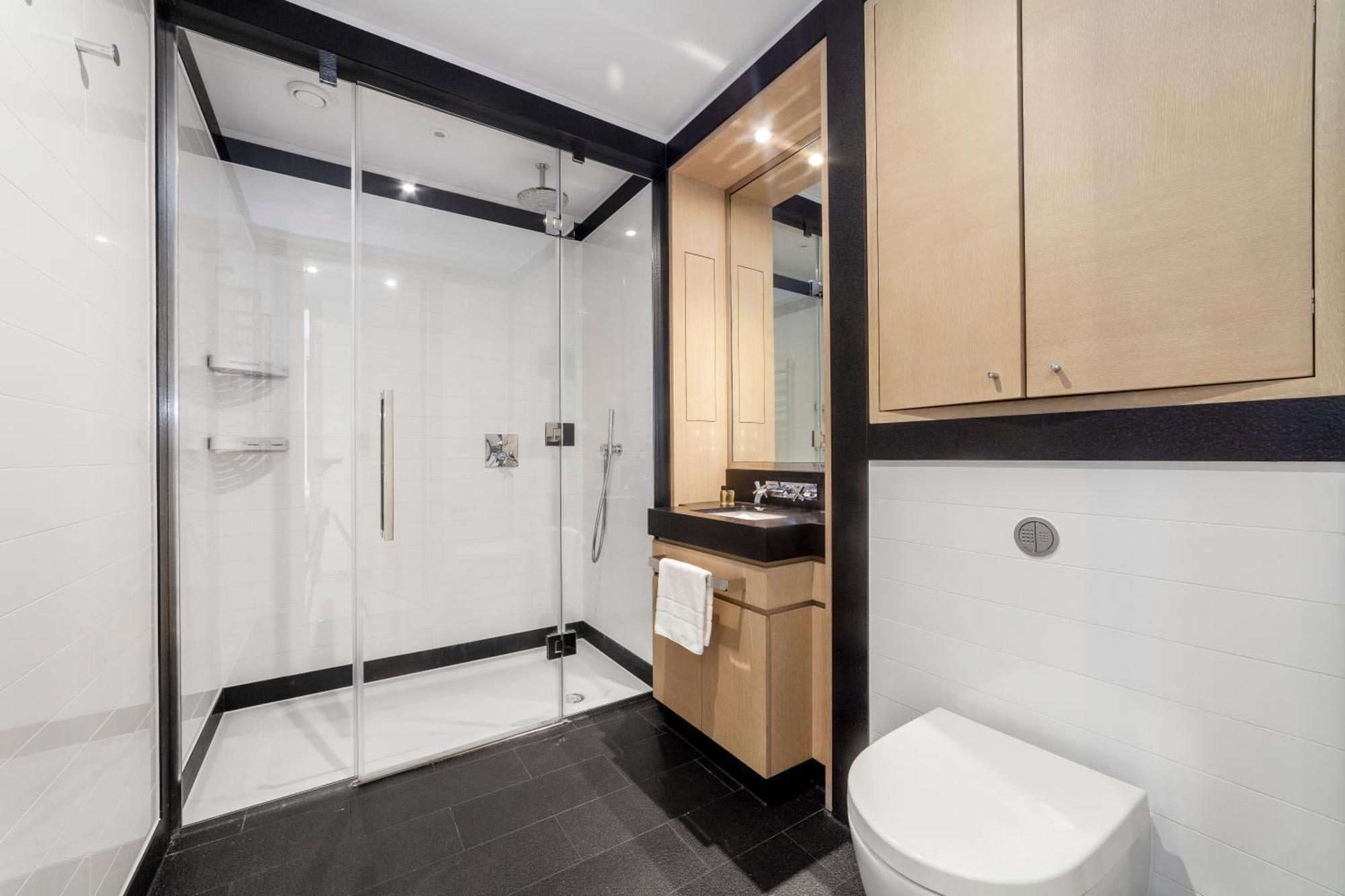 Gorgeous 2bdr Apartment, Communal Garden Apartment *