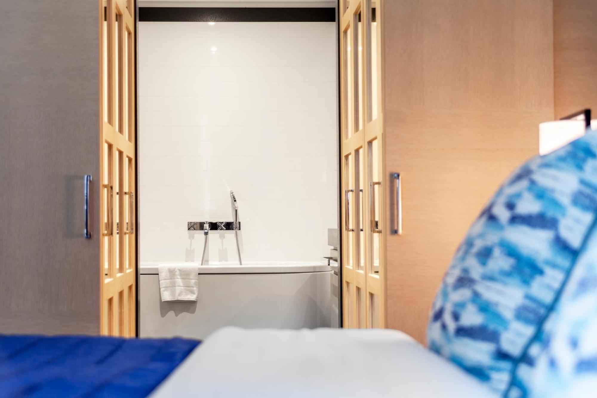 Gorgeous 2bdr Apartment, Communal Garden