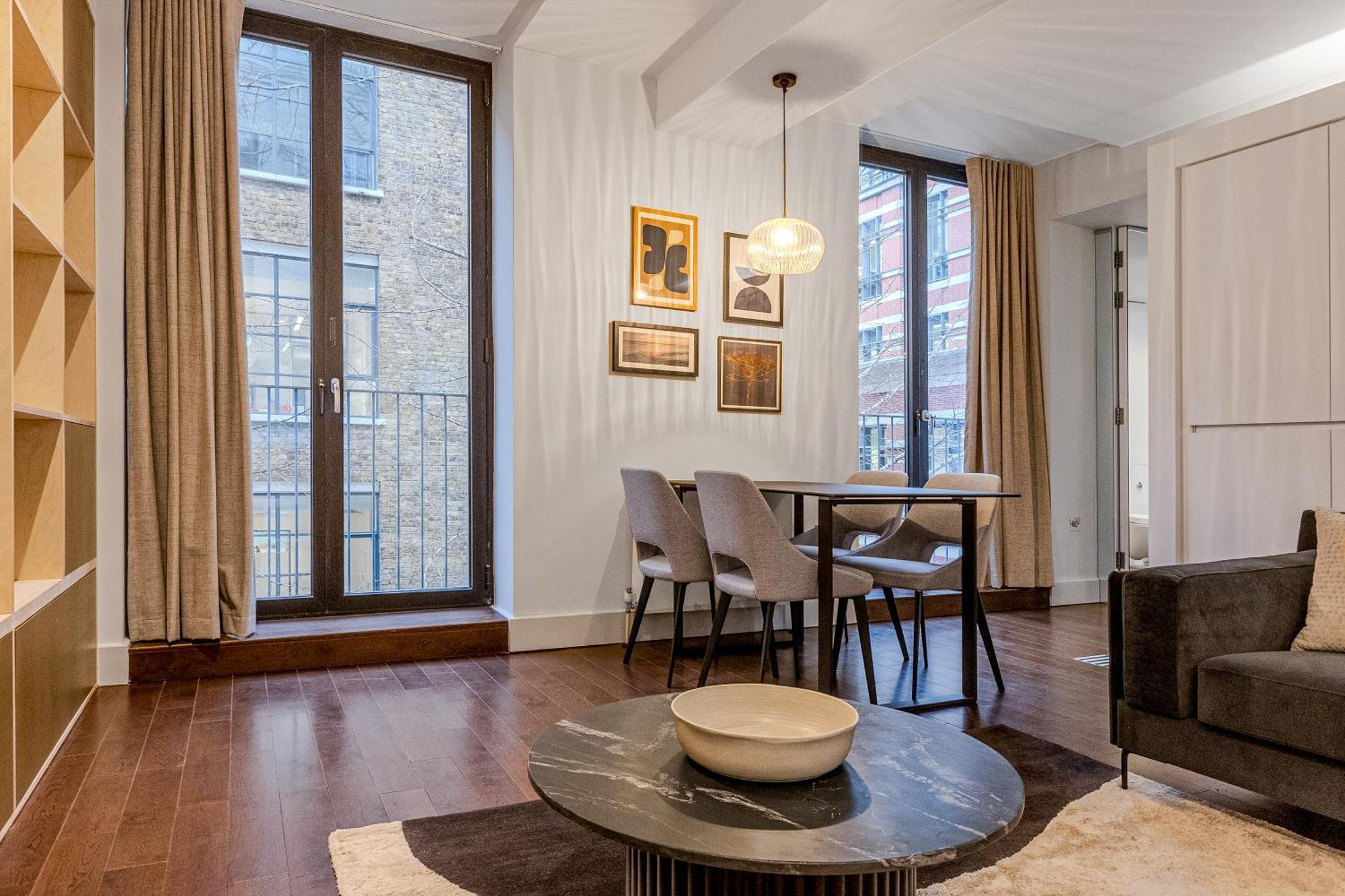 Central Serviced 3 Minutes From Blackfriars Station
