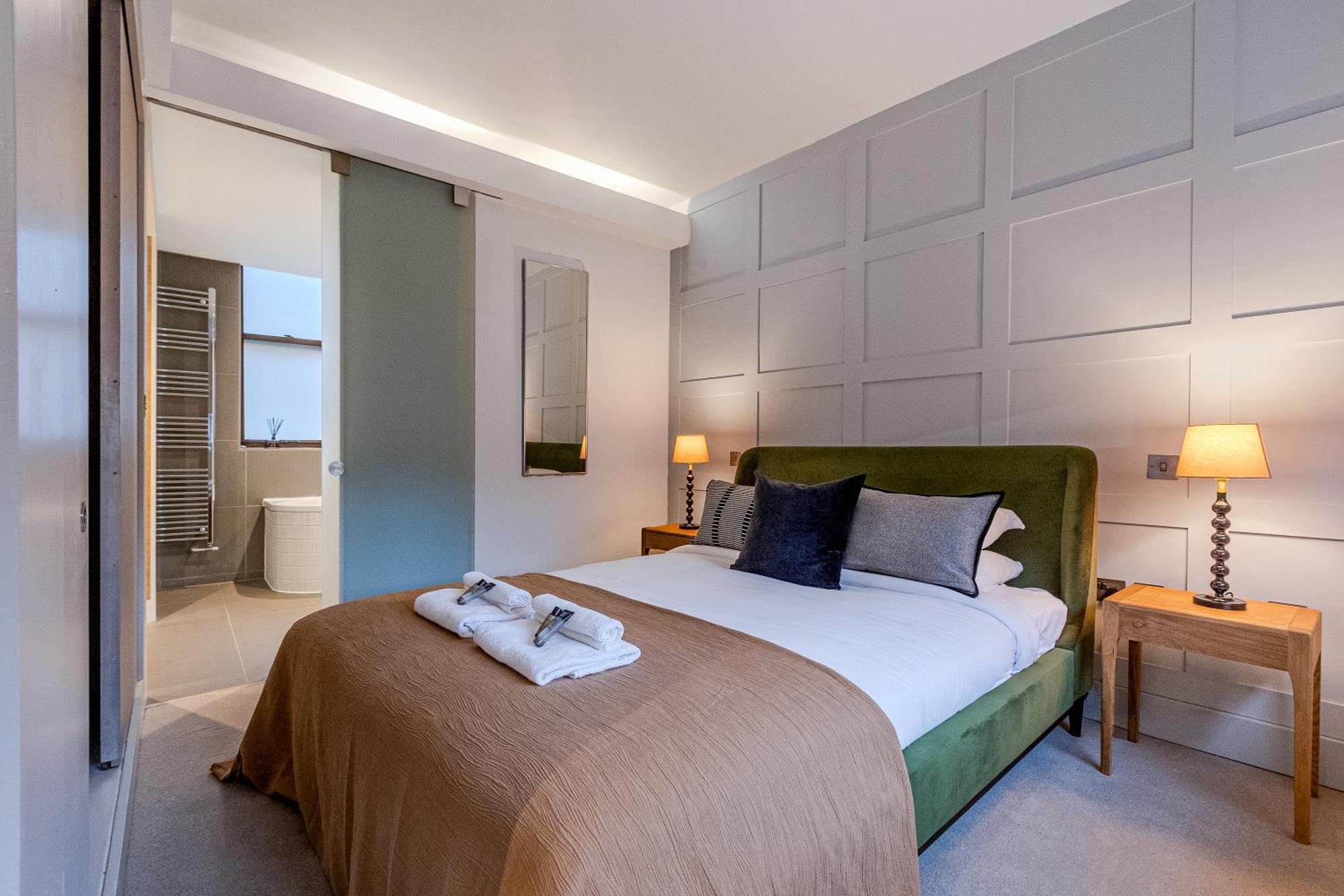Central Serviced 3 Minutes From Blackfriars Station Apartment
