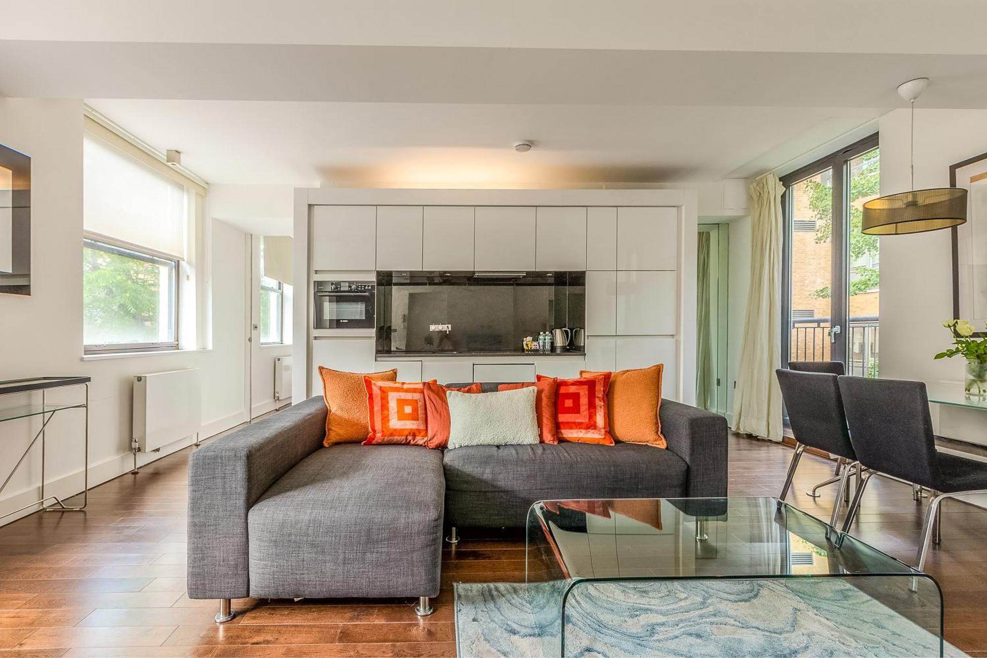 Central Serviced 3 Minutes From Blackfriars Station