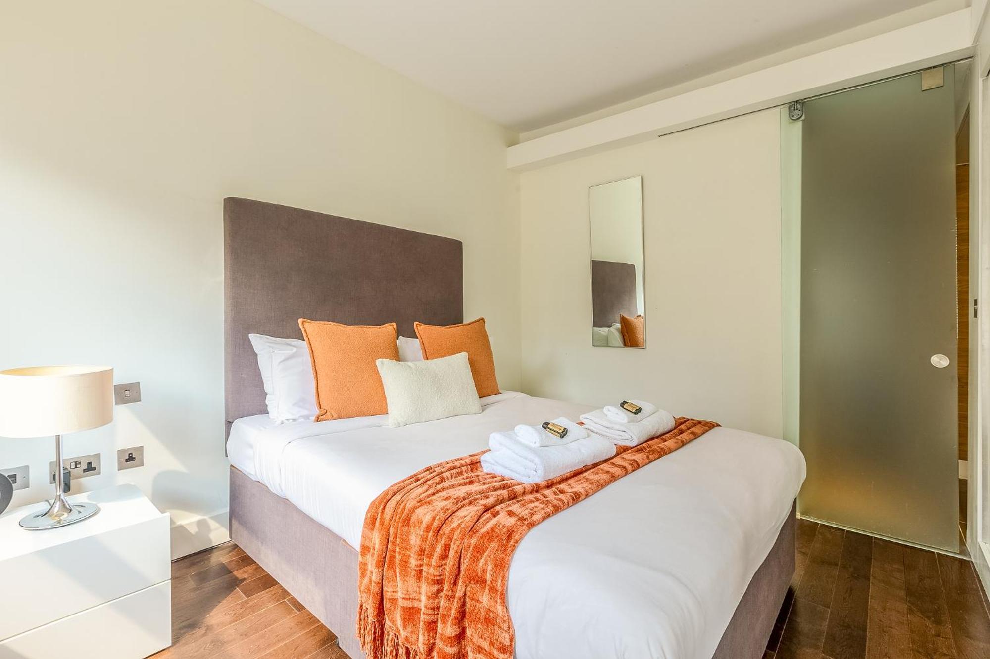 Central Serviced 3 Minutes From Blackfriars Station Apartment *