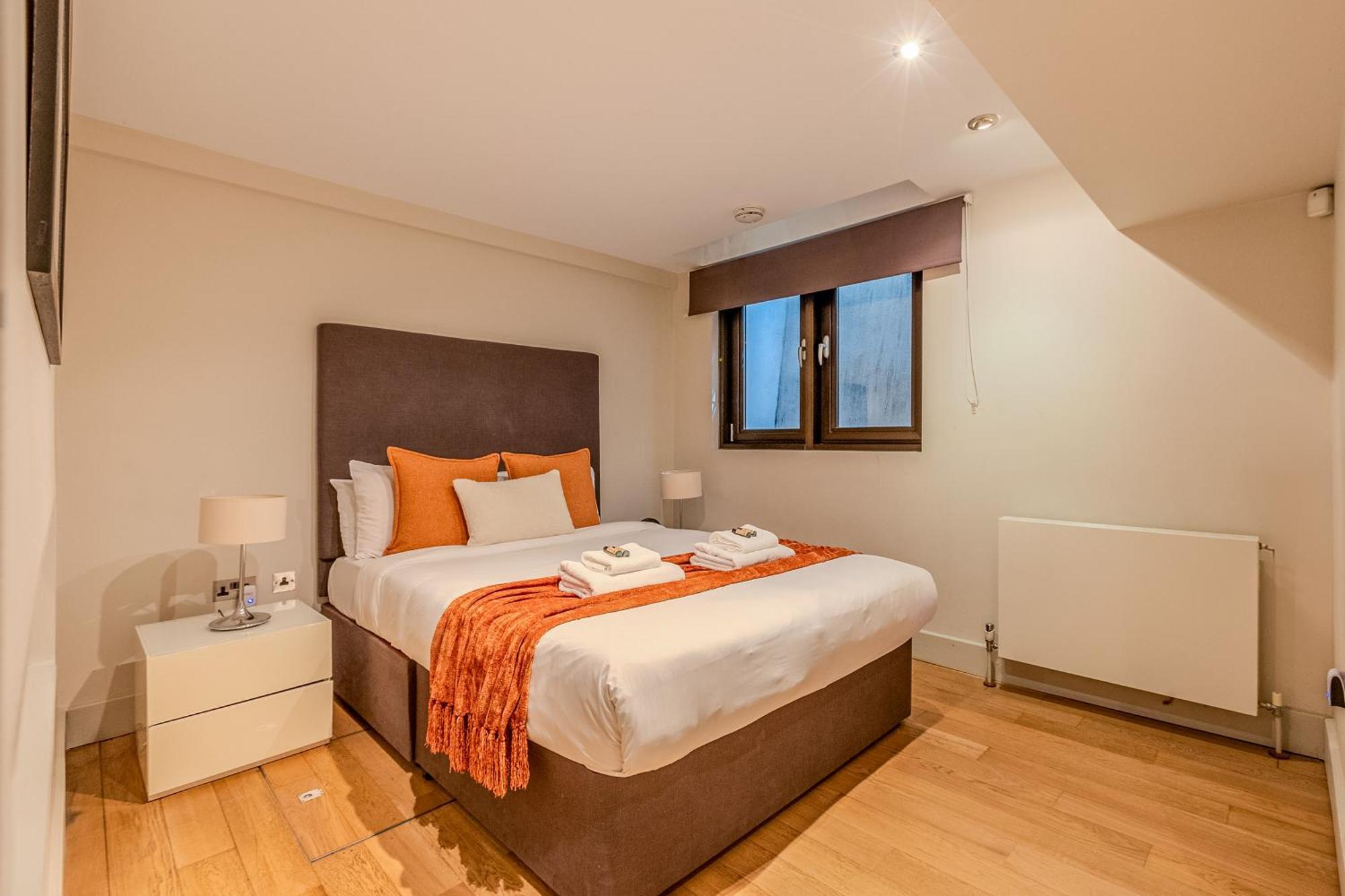 Central Serviced 3 Minutes From Blackfriars Station