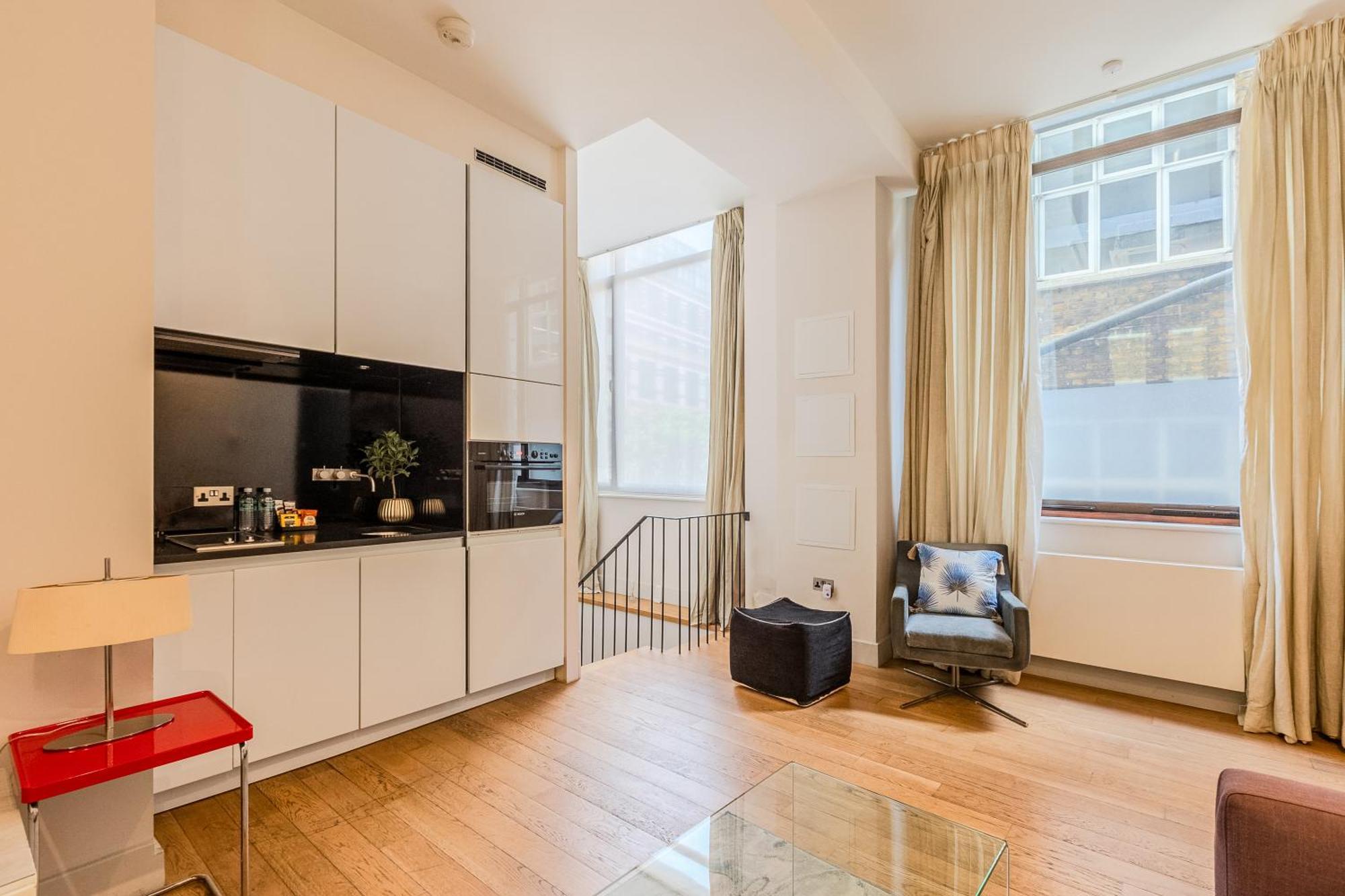 Central Serviced 3 Minutes From Blackfriars Station London