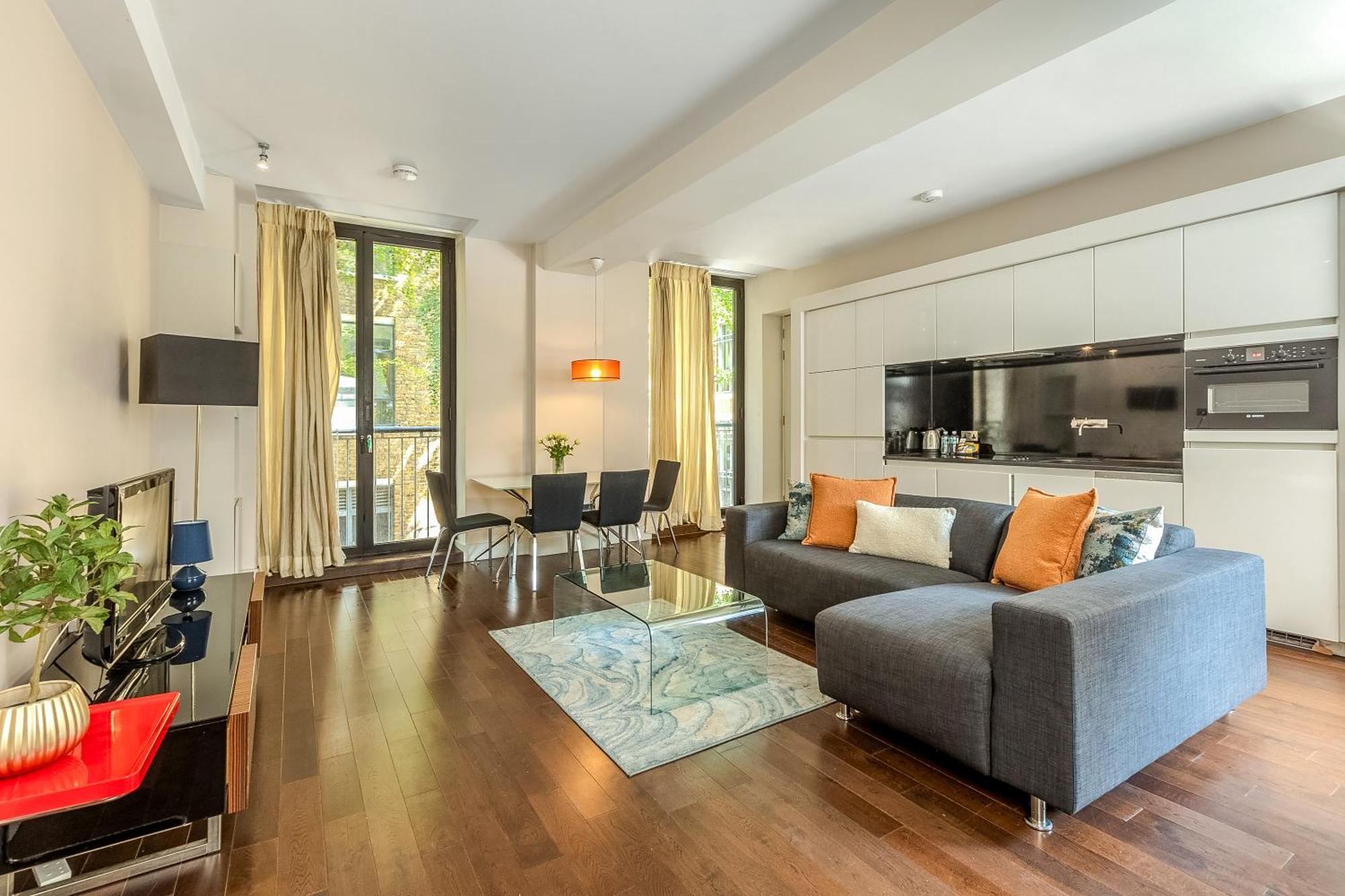 Central Serviced 3 Minutes From Blackfriars Station *
