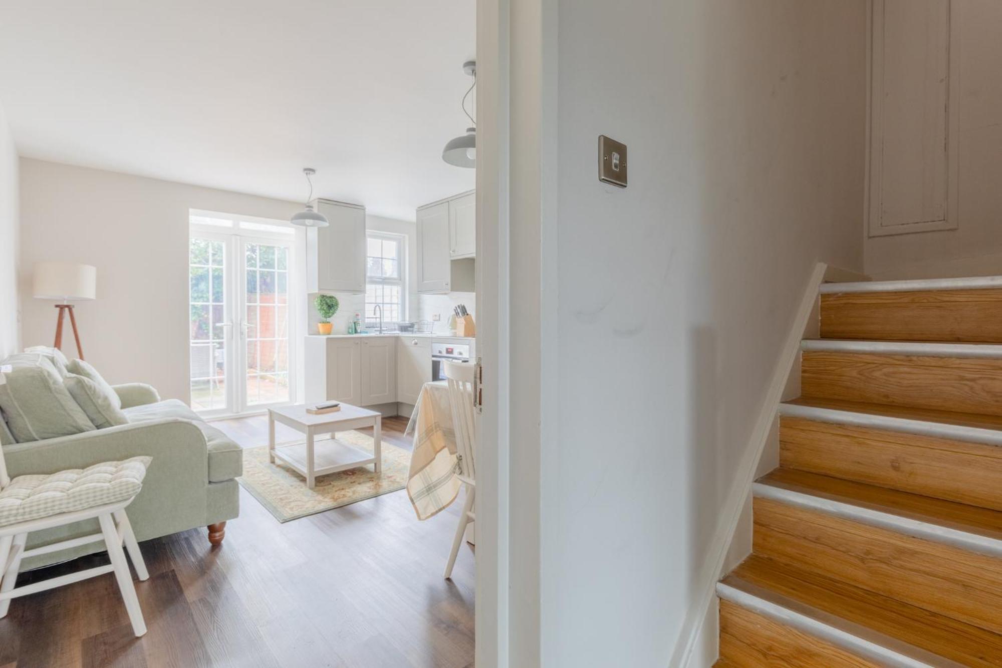 Cosy 4bd Flat In Stockwell With Private Patio Apartment *