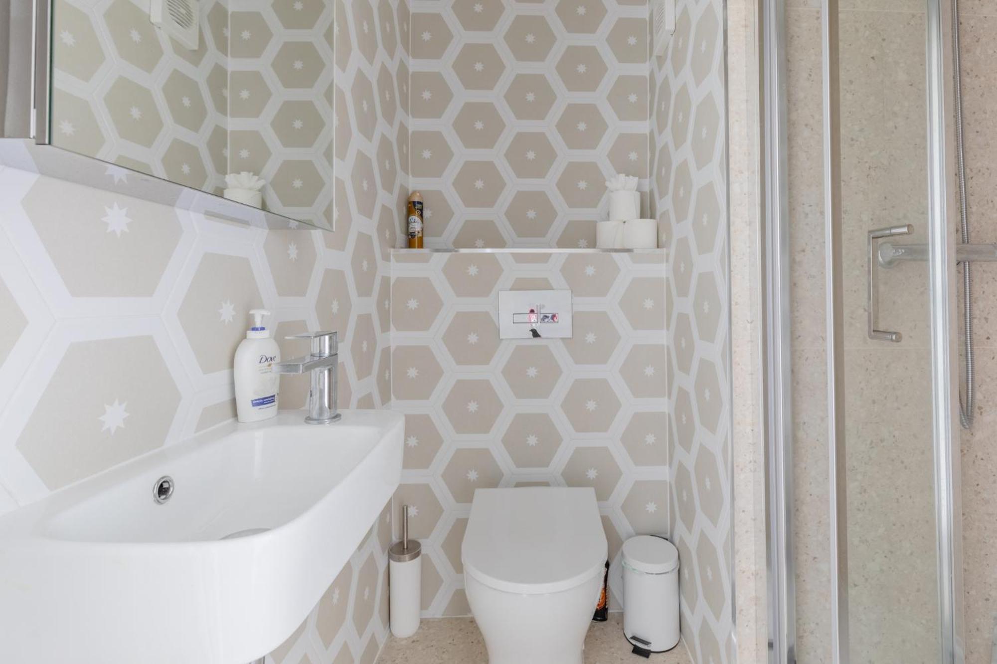 Apartment Cosy 4bd Flat In Stockwell With Private Patio