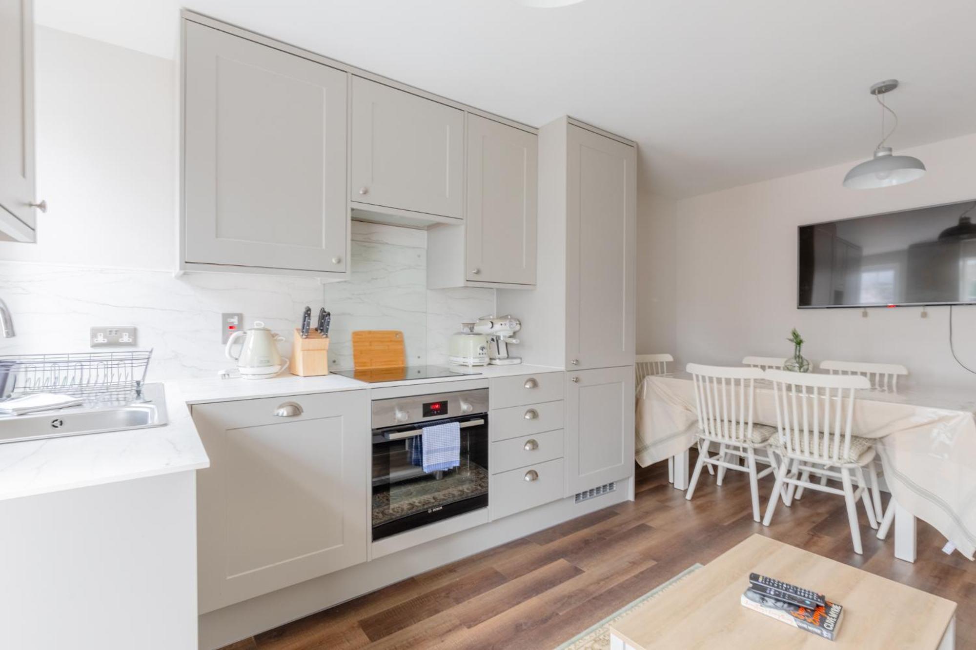 Cosy 4bd Flat In Stockwell With Private Patio Apartment London