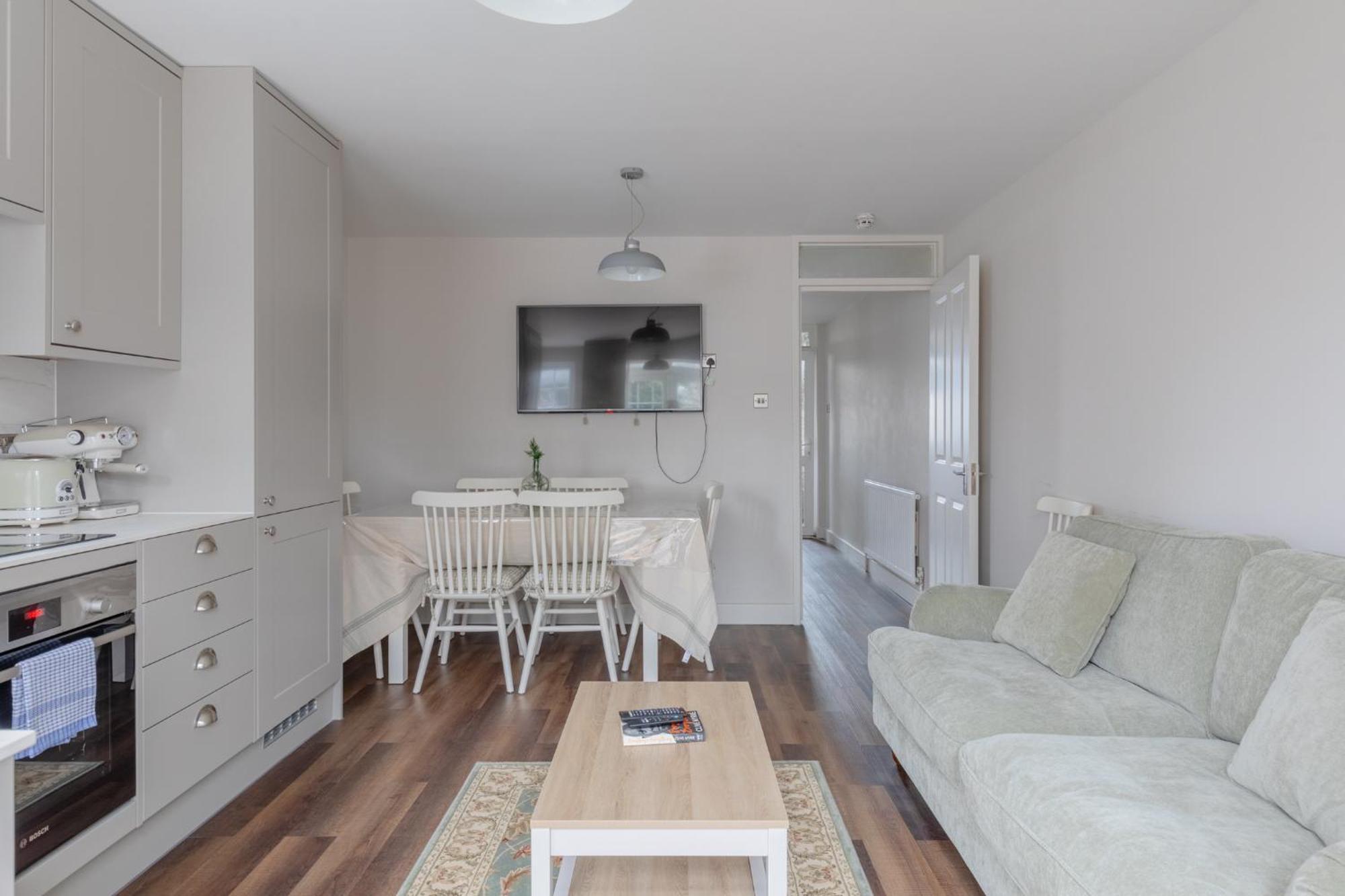 Cosy 4bd Flat In Stockwell With Private Patio Apartment