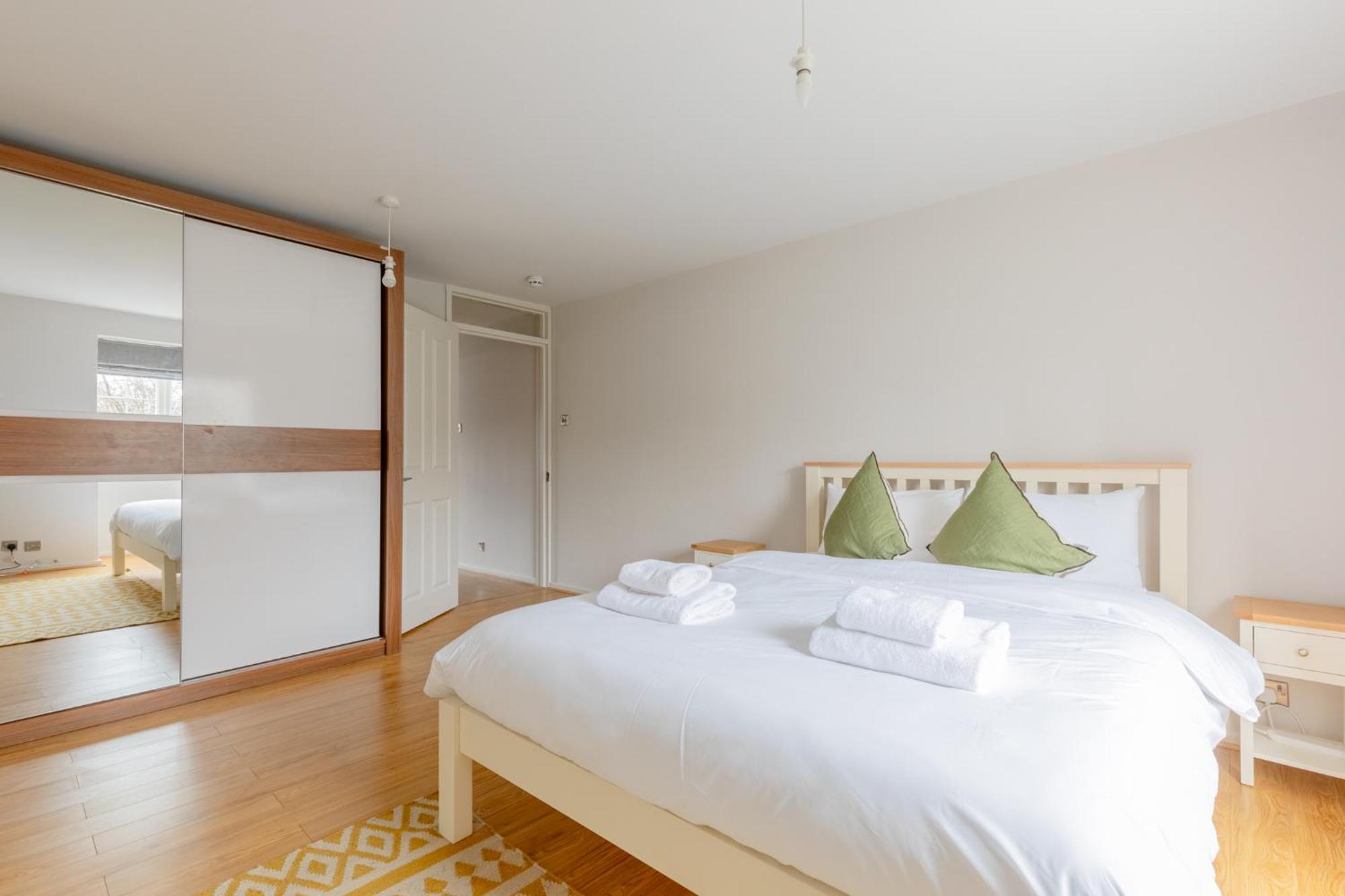 Cosy 4bd Flat In Stockwell With Private Patio Apartment