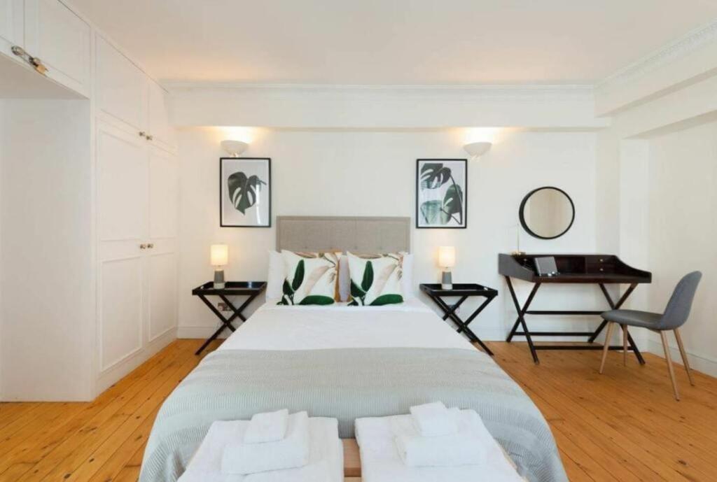 Apartment Unrivaled Elegance In 3 Bedroom Covent Garden London