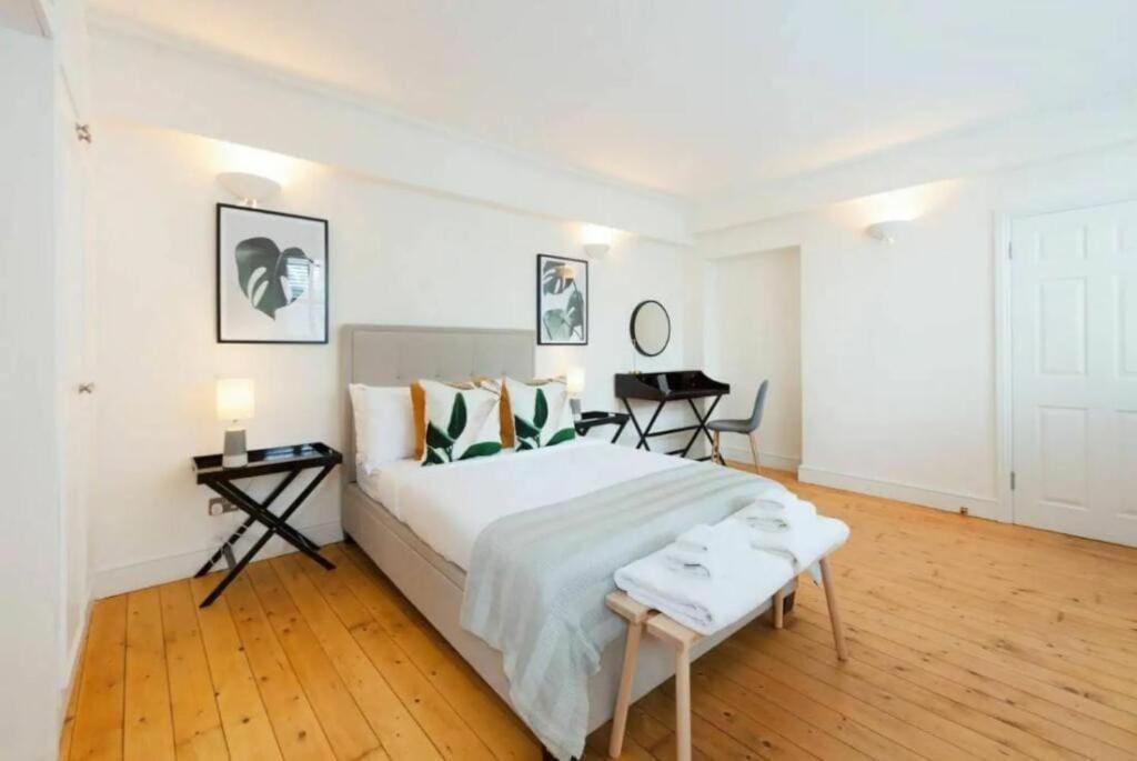 Unrivaled Elegance In 3 Bedroom Covent Garden London