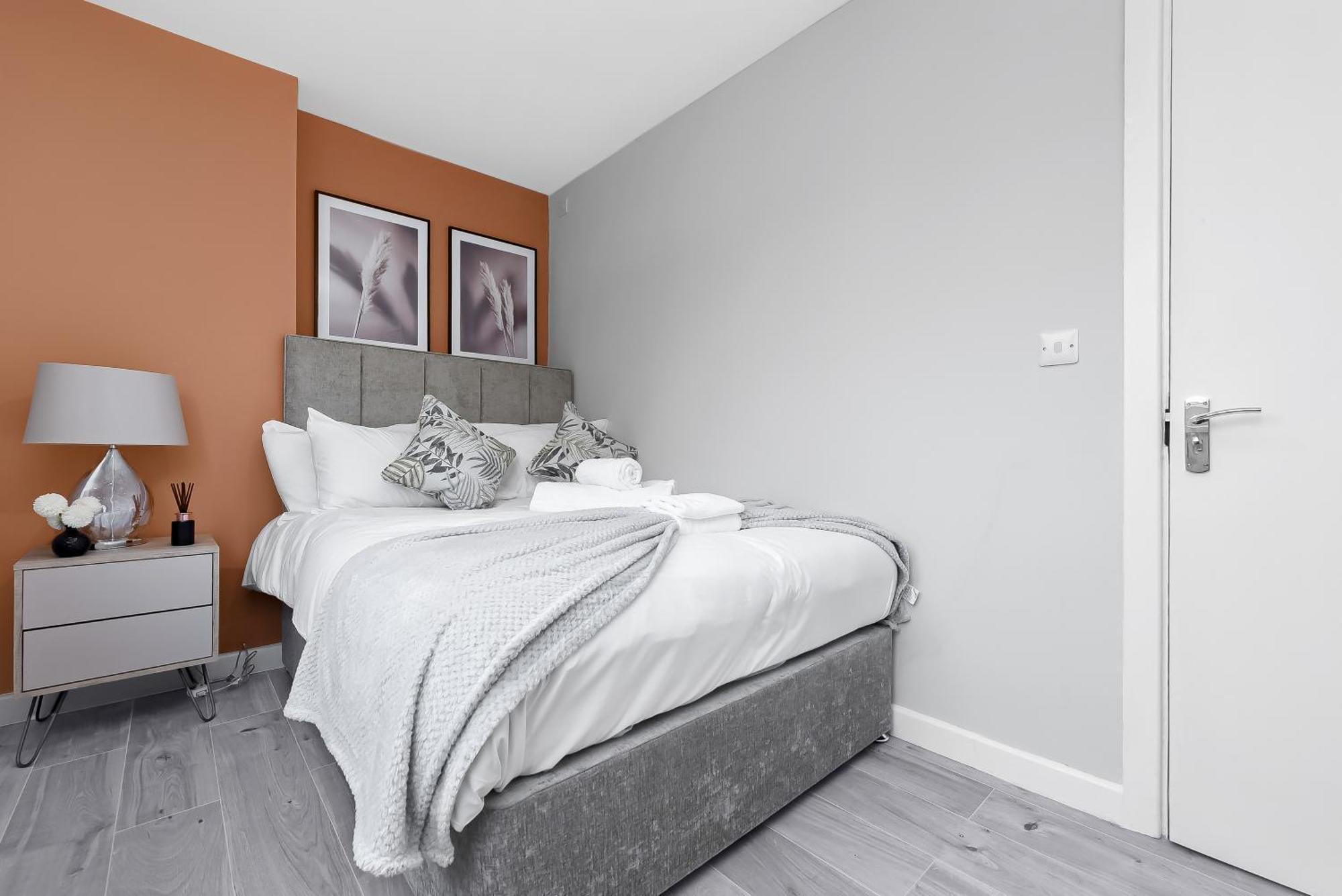 Lovely 4 Bedroom With Outdoor Space