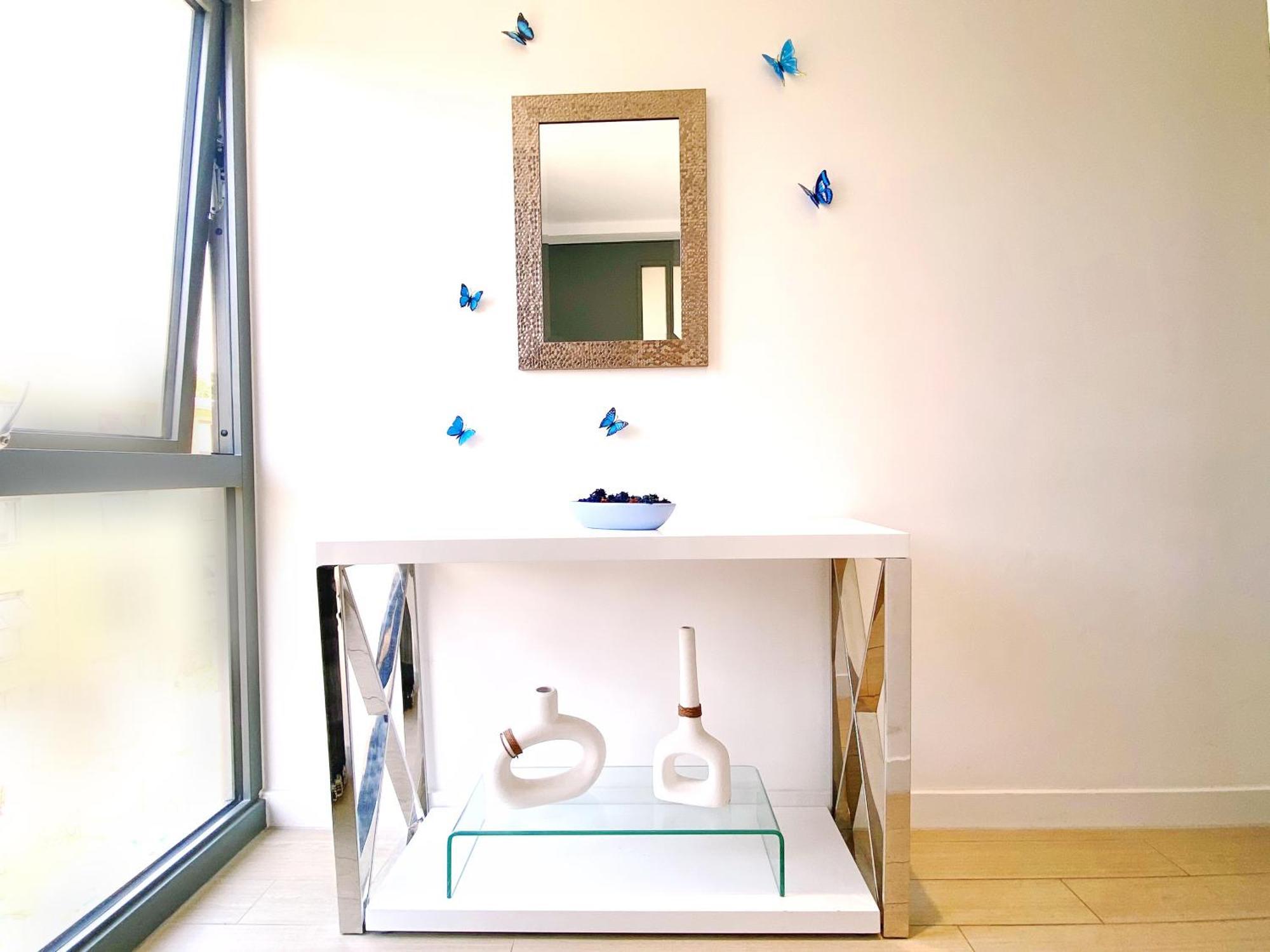 New Large 4 Bedroom & 3 Bathroom Flat Near Angel Station In Zone 1 For Max 13 Guests * London