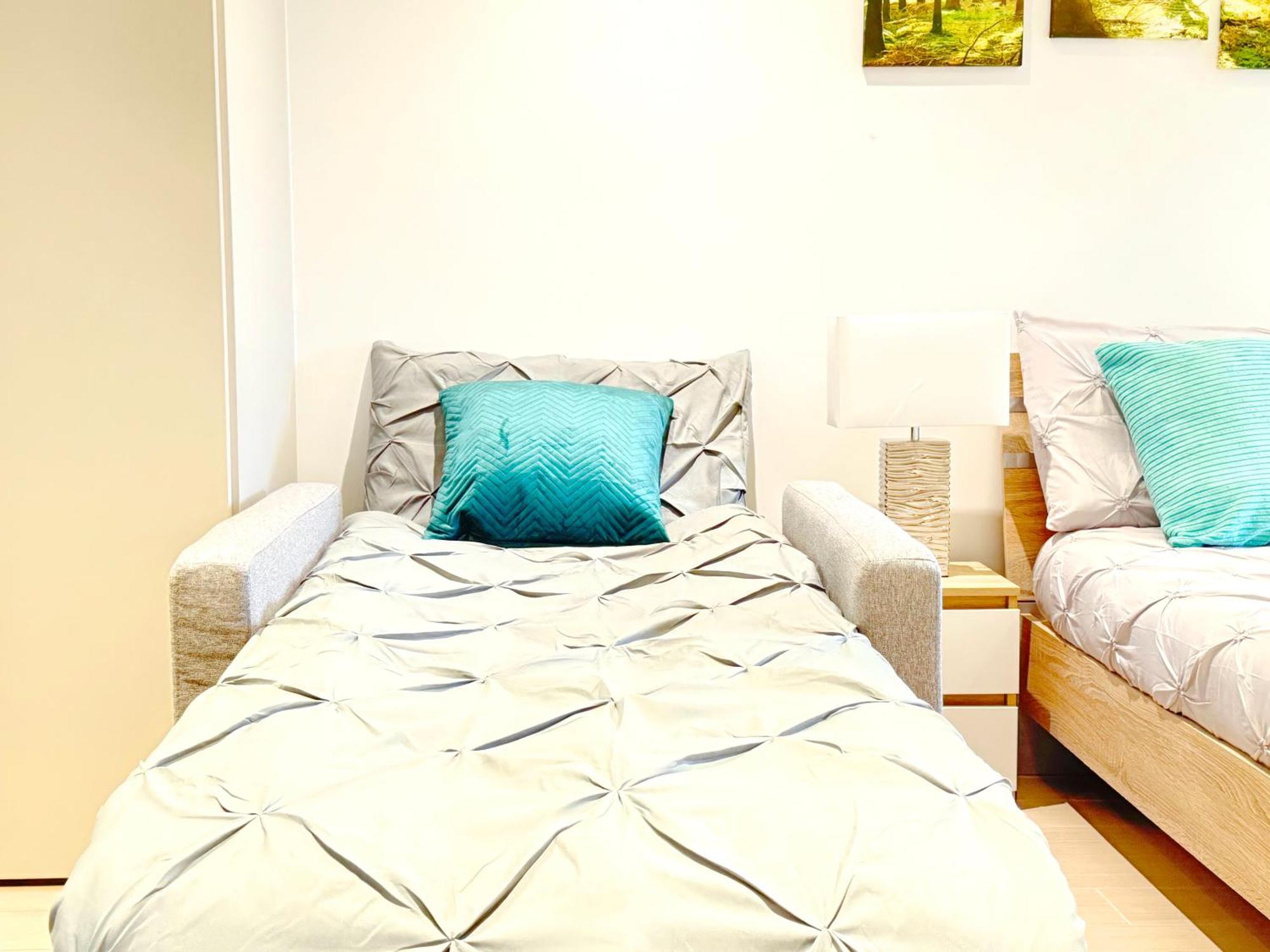 New Large 4 Bedroom & 3 Bathroom Flat Near Angel Station In Zone 1 For Max 13 Guests