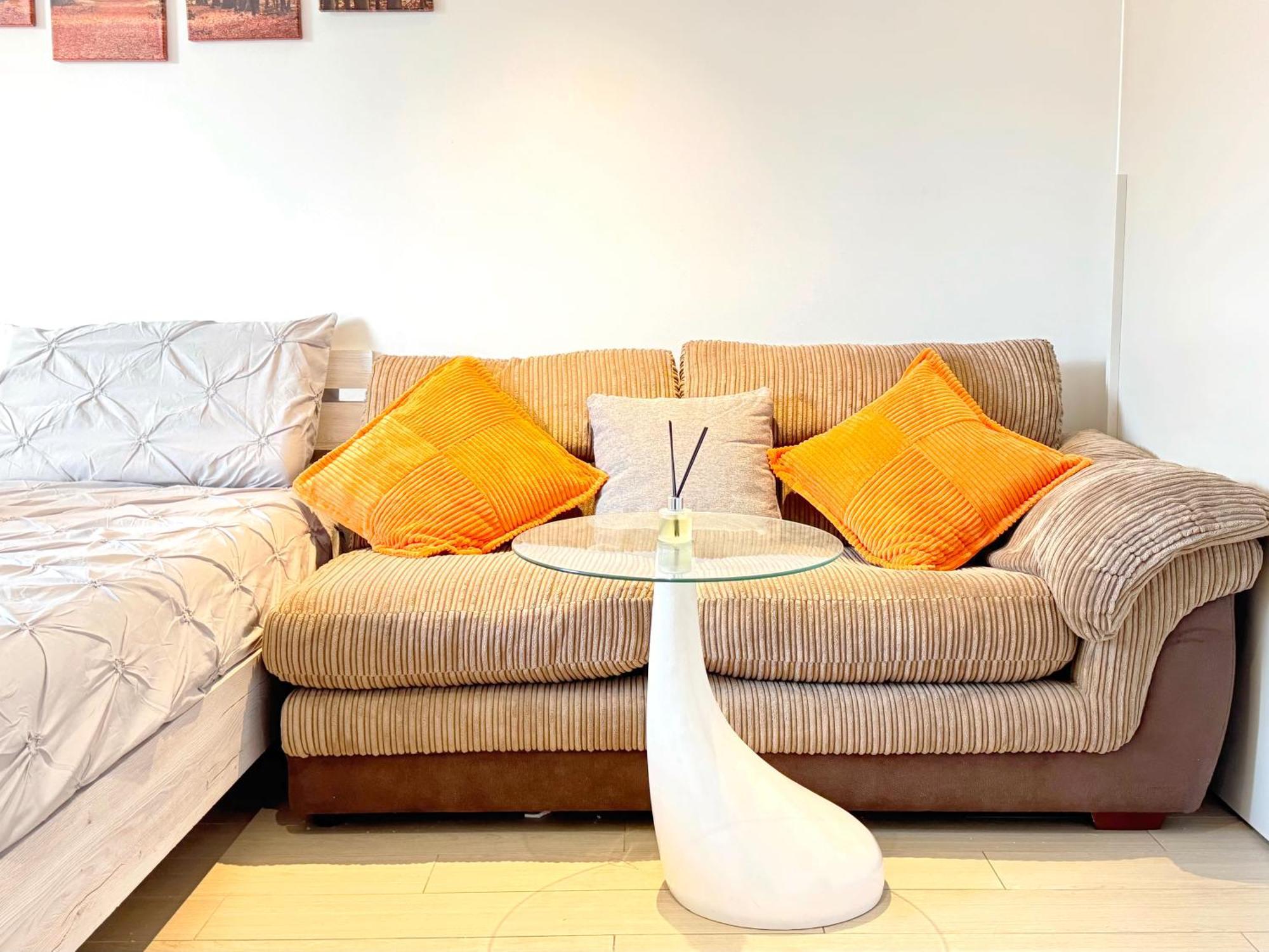 New Large 4 Bedroom & 3 Bathroom Flat Near Angel Station In Zone 1 For Max 13 Guests Apartment