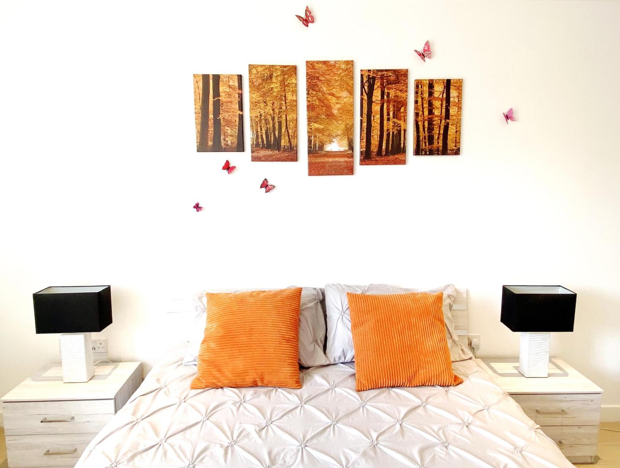 New Large 4 Bedroom & 3 Bathroom Flat Near Angel Station In Zone 1 For Max 13 Guests *