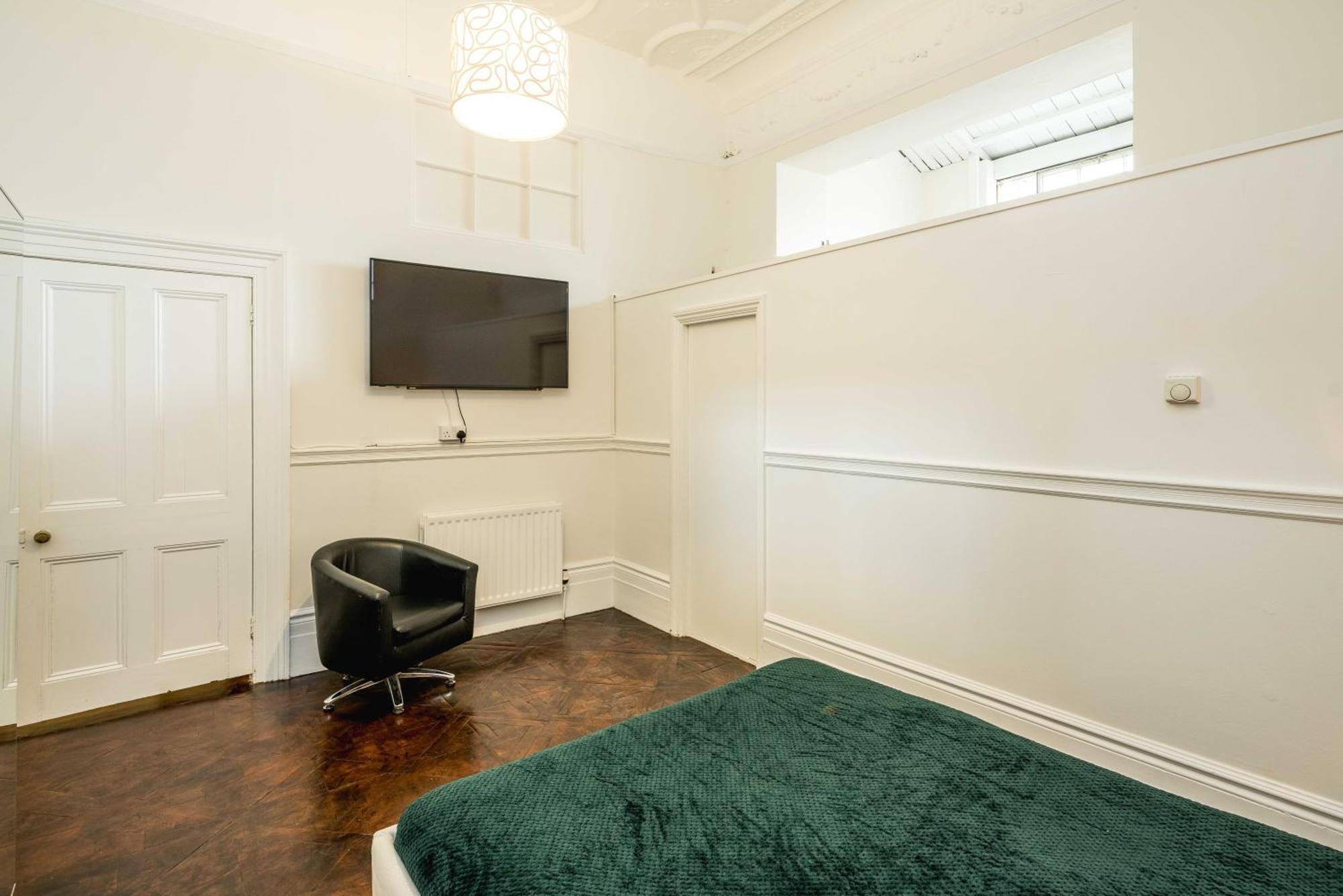 Southken Palace * London