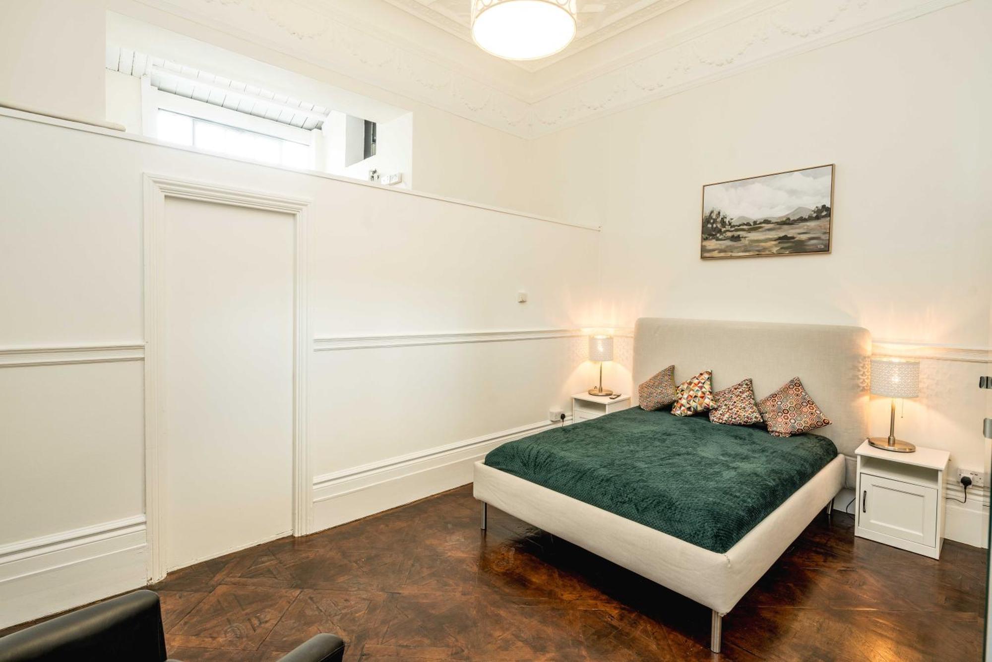 Southken Palace Apartment *