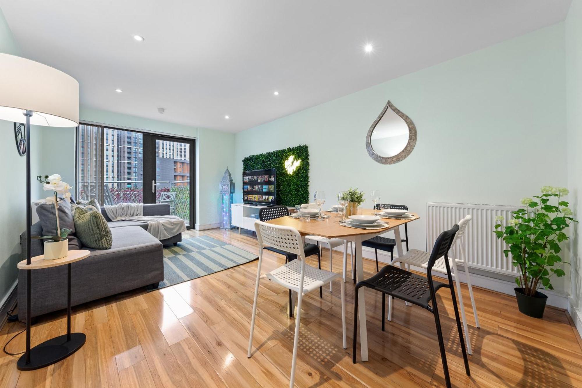 Apartment Bright Canning Town Fbs Long Term Retreat London