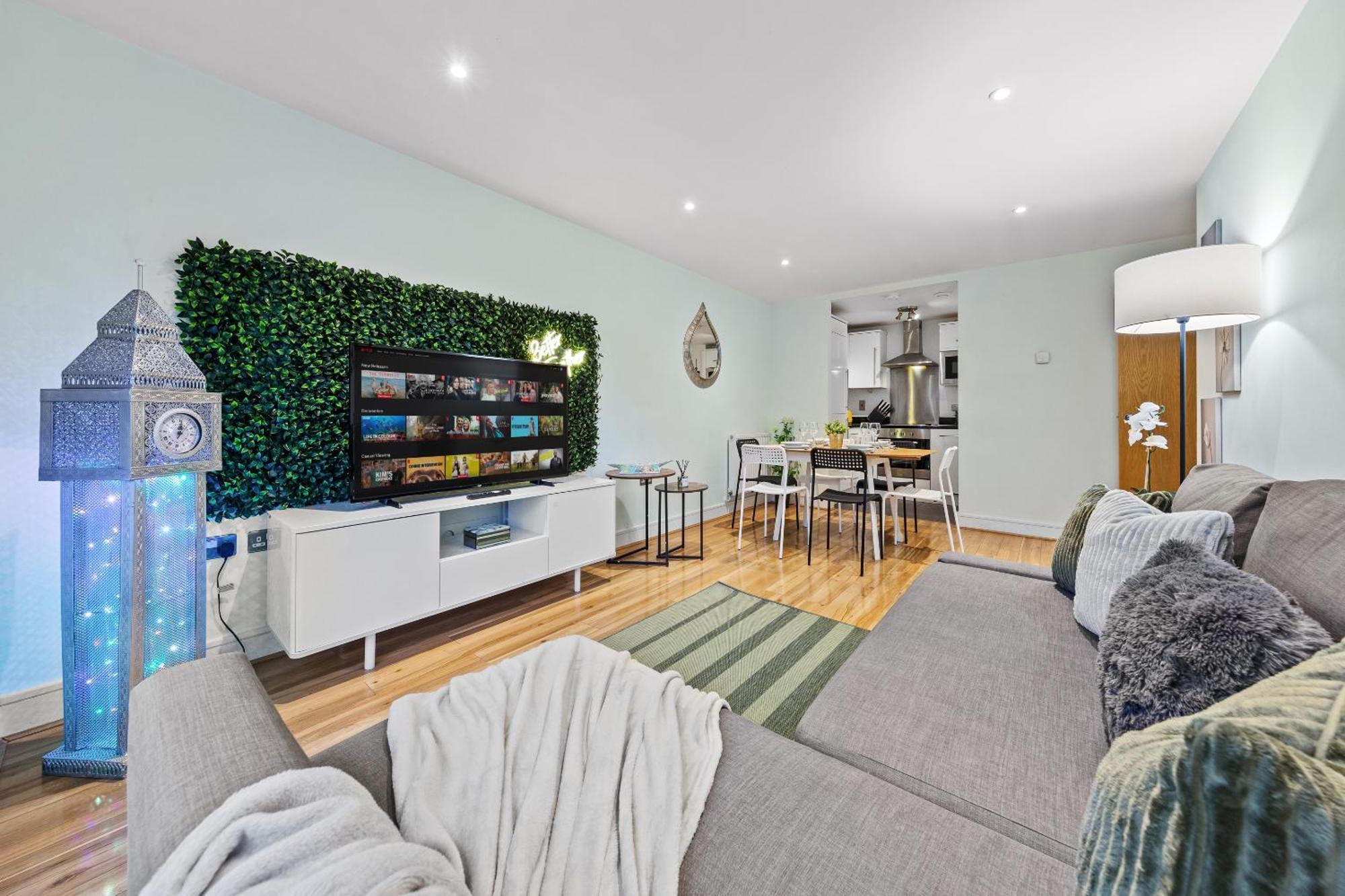 Bright Canning Town Fbs Long Term Retreat Apartment