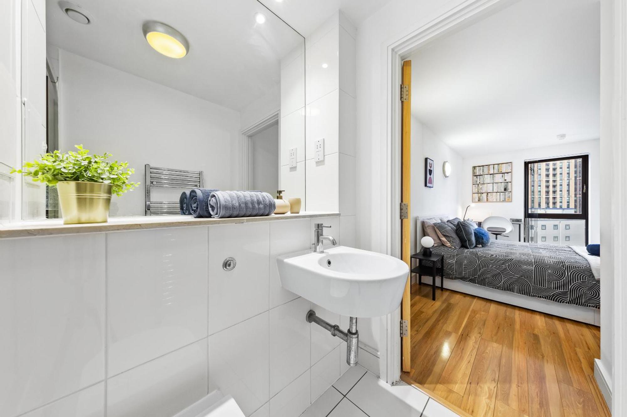Bright Canning Town Fbs Long Term Retreat Apartment London
