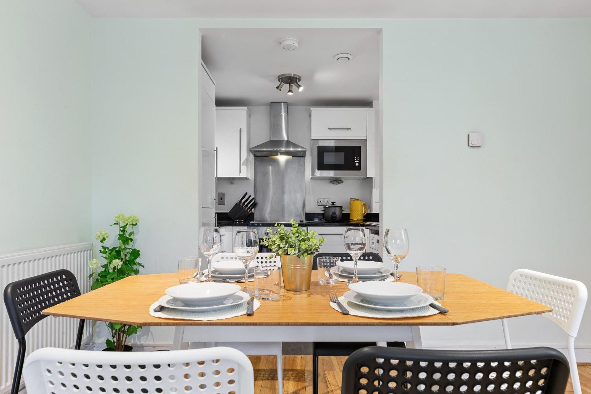 Apartment Bright Canning Town Fbs Long Term Retreat *