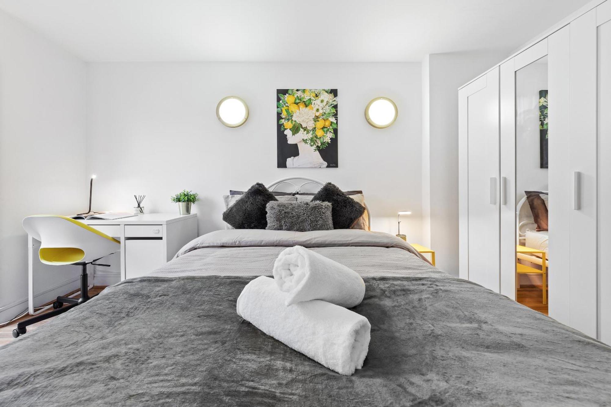 Apartment Bright Canning Town Fbs Long Term Retreat London